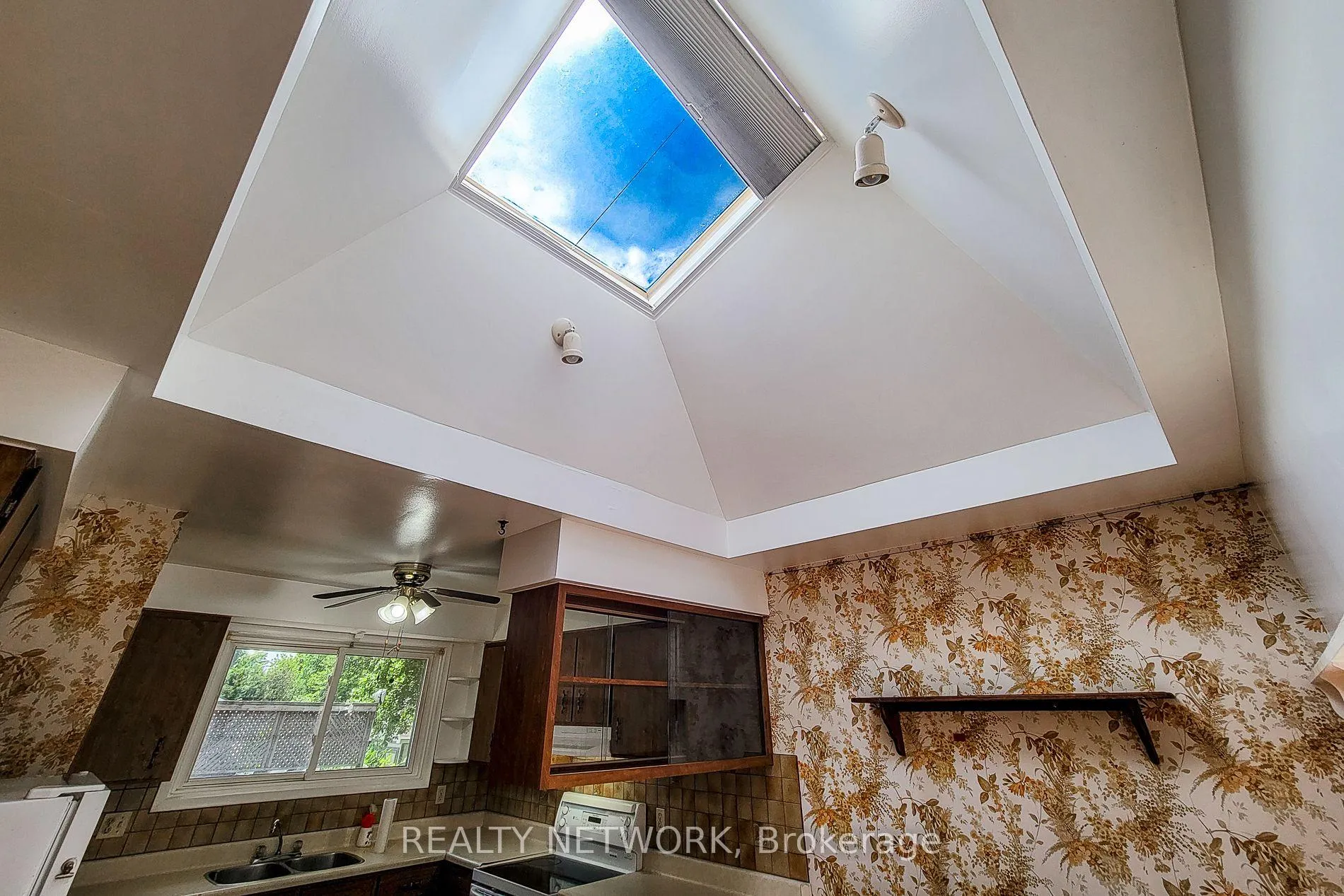 Photo 12 of 314 Upper Kenilworth Avenue, Hamilton, Huntington — HOMEH