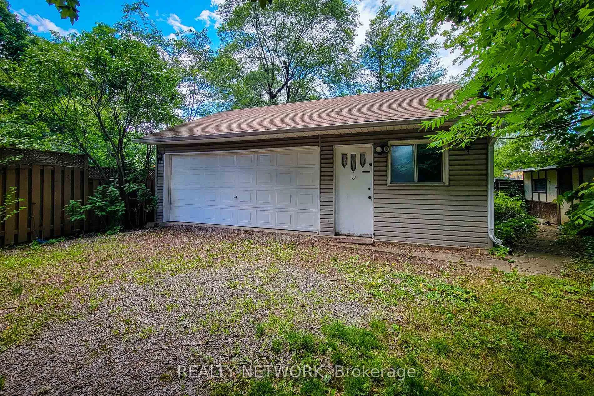 Photo 35 of 314 Upper Kenilworth Avenue, Hamilton, Huntington — HOMEH