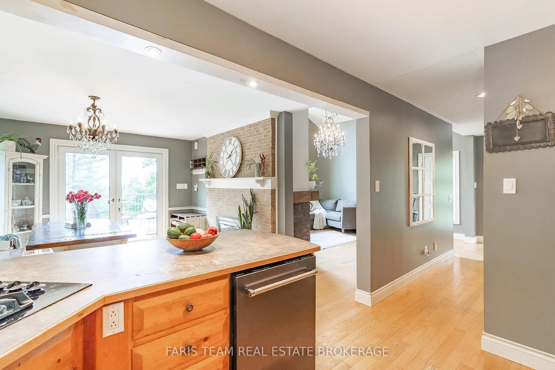 Photo 8 of 2268 Flos Road 10 E, Springwater, Rural Springwater — HOMEH