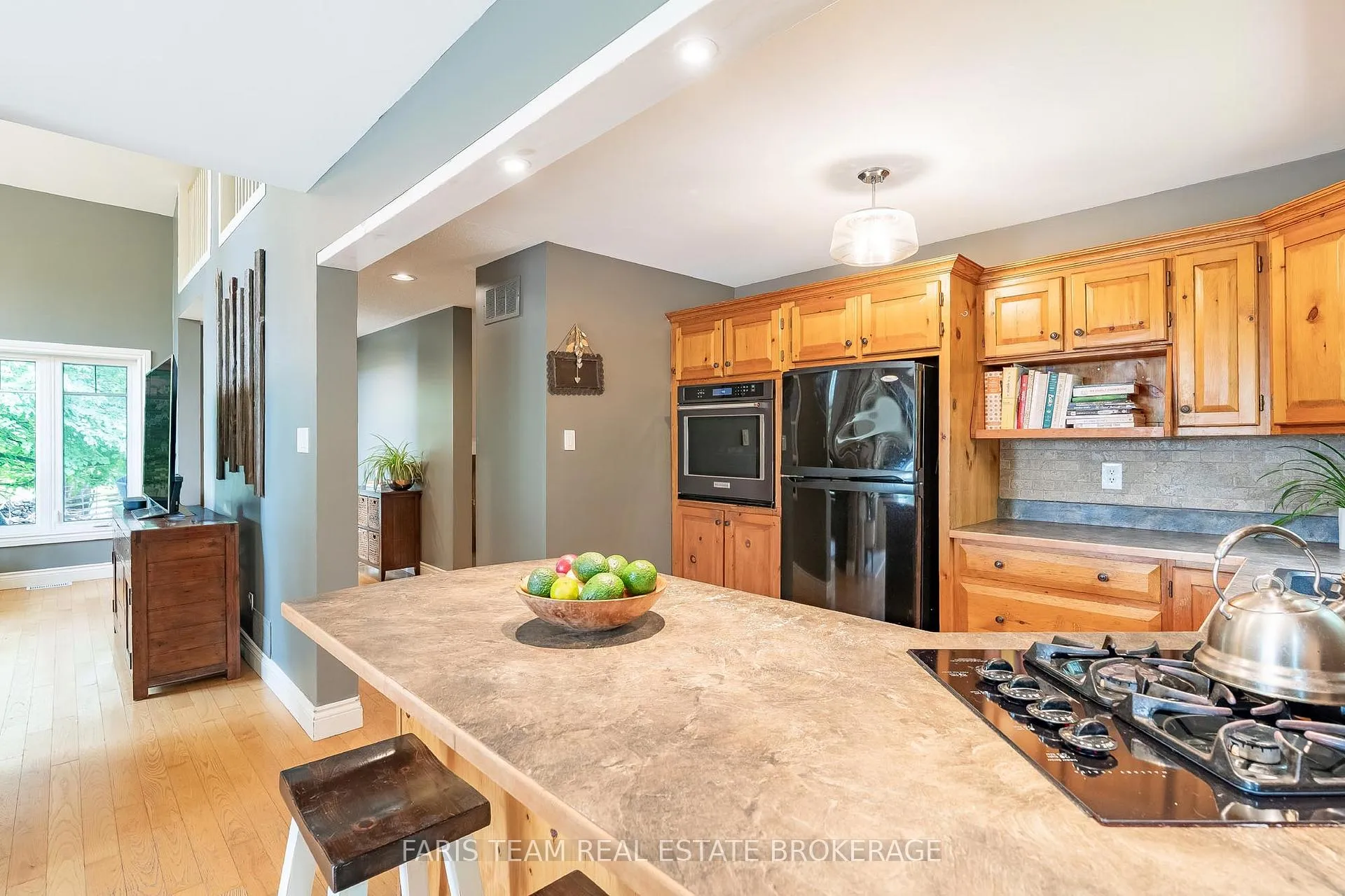 Photo 9 of 2268 Flos Road 10 E, Springwater, Rural Springwater — HOMEH