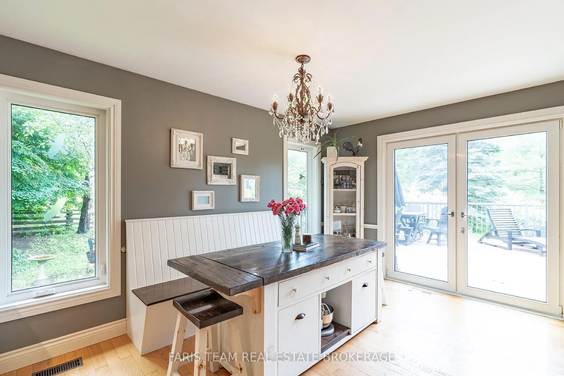 Photo 10 of 2268 Flos Road 10 E, Springwater, Rural Springwater — HOMEH