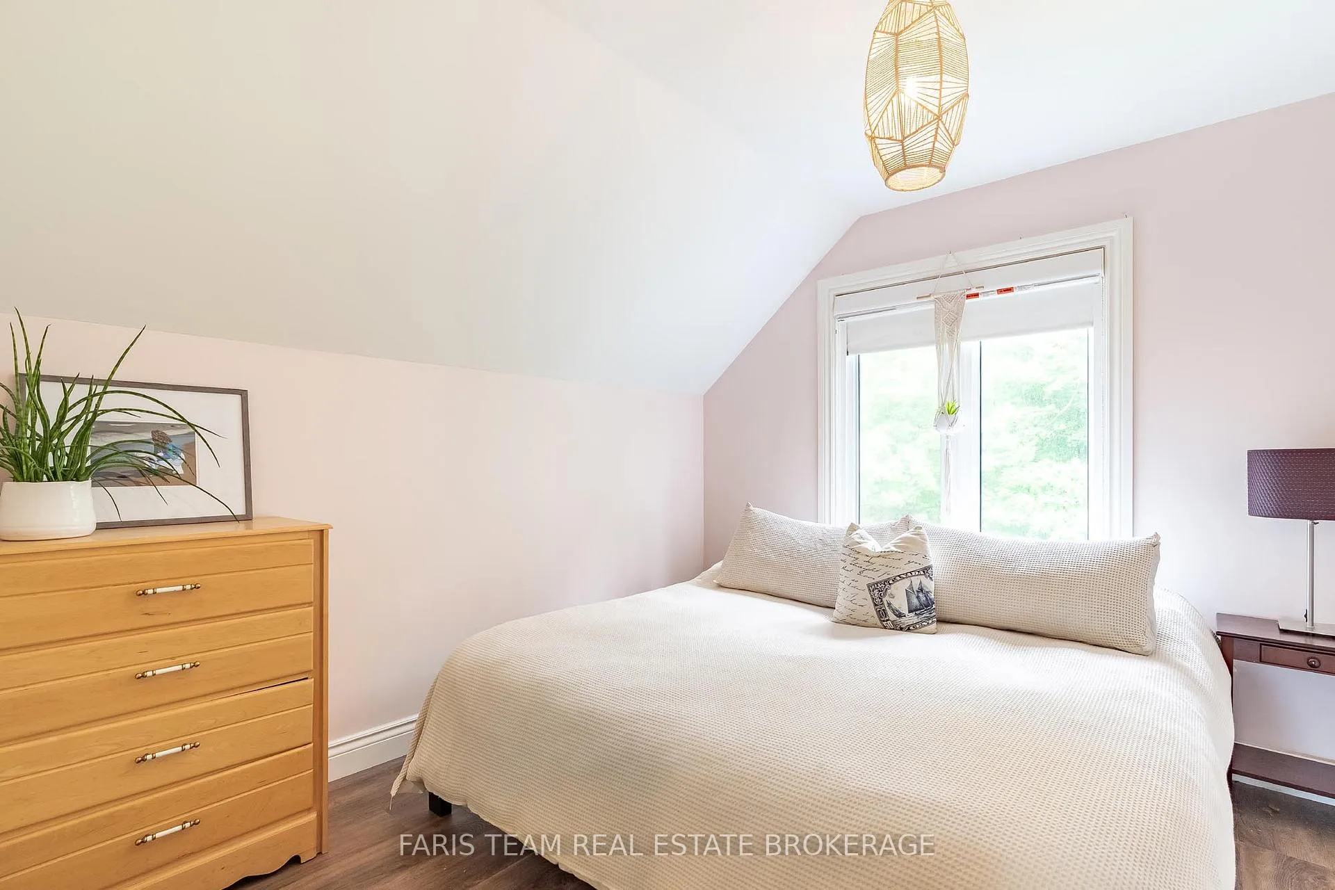 Photo 21 of 2268 Flos Road 10 E, Springwater, Rural Springwater — HOMEH