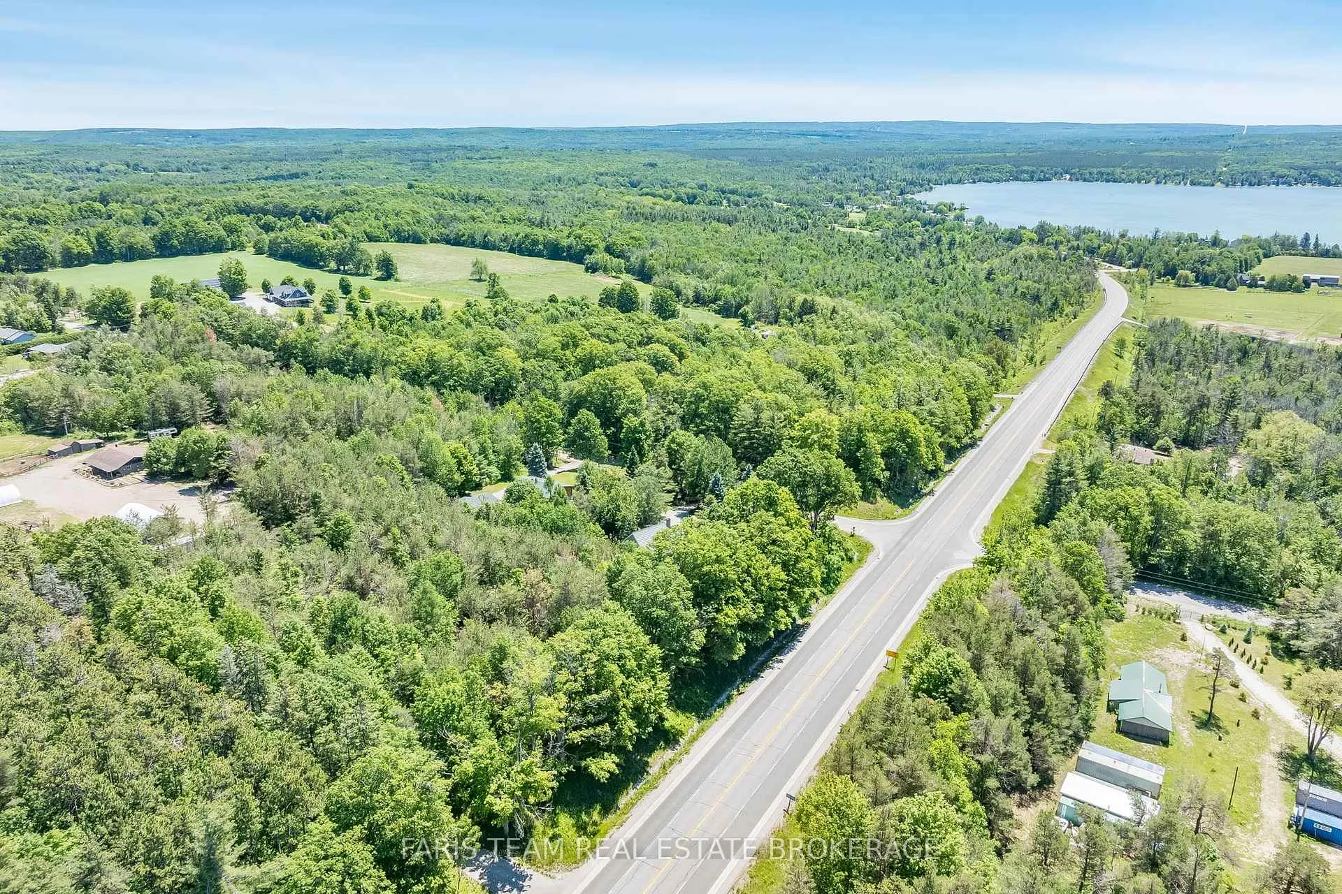 Photo 43 of 2268 Flos Road 10 E, Springwater, Rural Springwater — HOMEH