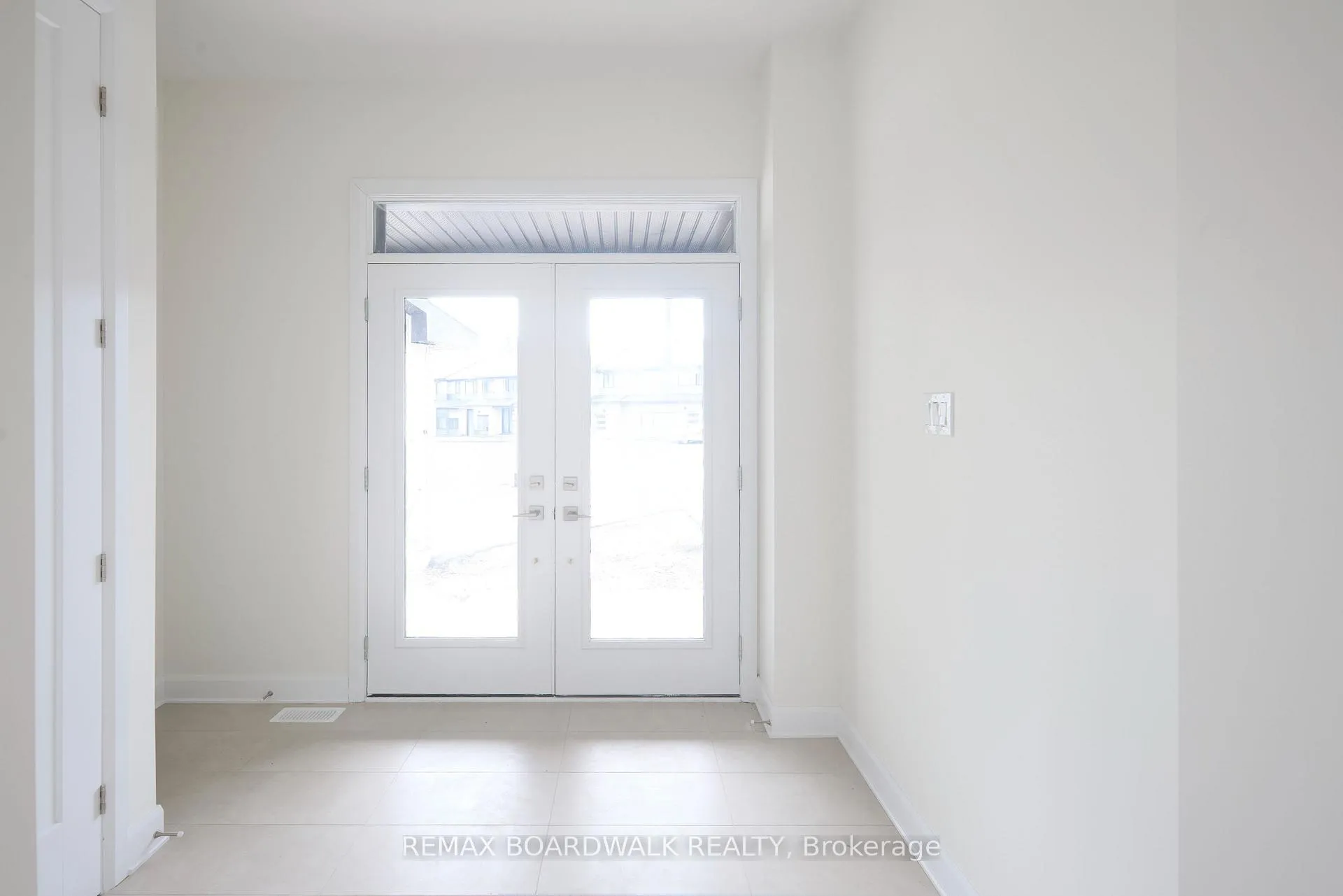 Photo 3 of 724 Kenny Gordon Avenue, Ottawa, Riverside South — HOMEH
