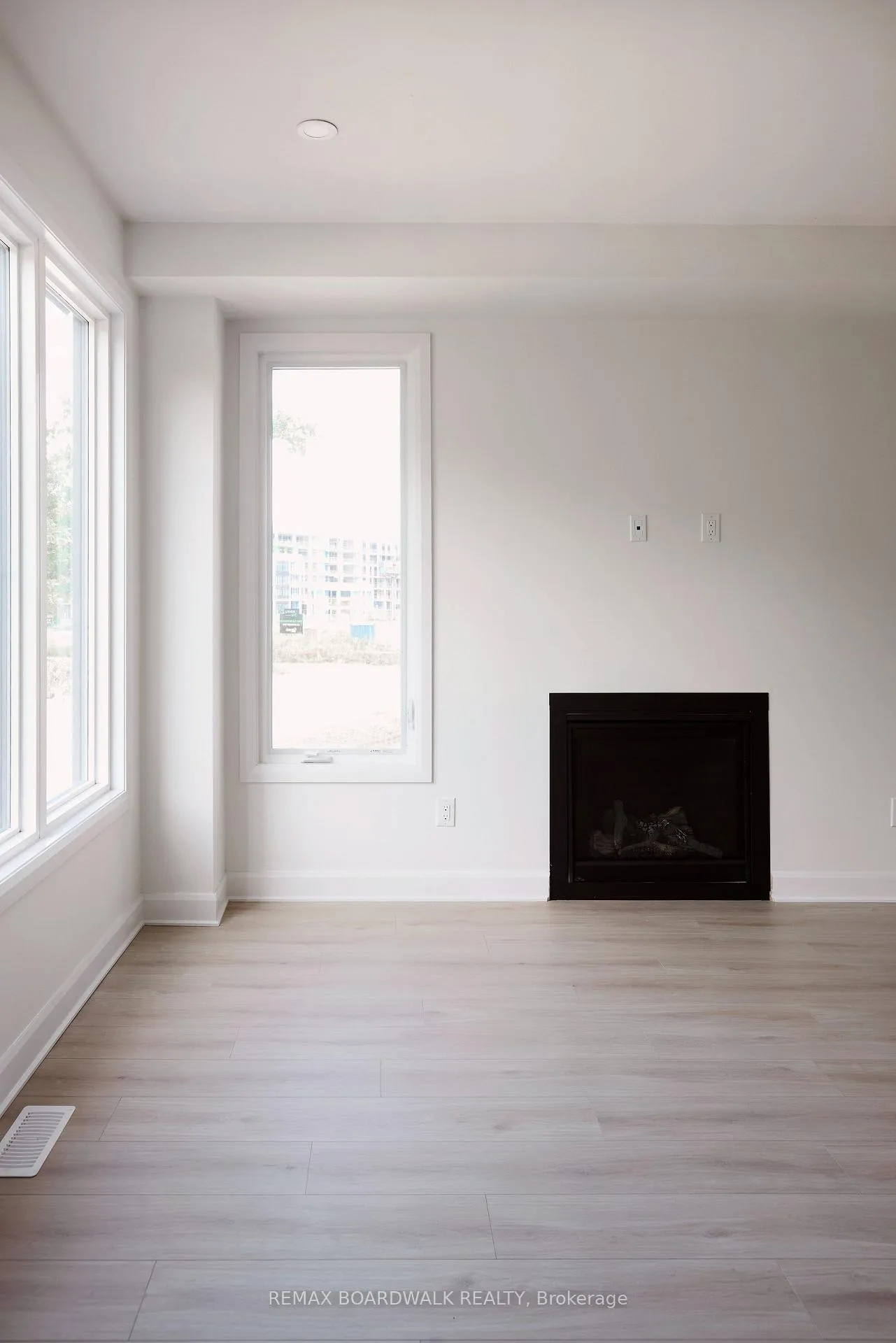 Photo 7 of 724 Kenny Gordon Avenue, Ottawa, Riverside South — HOMEH