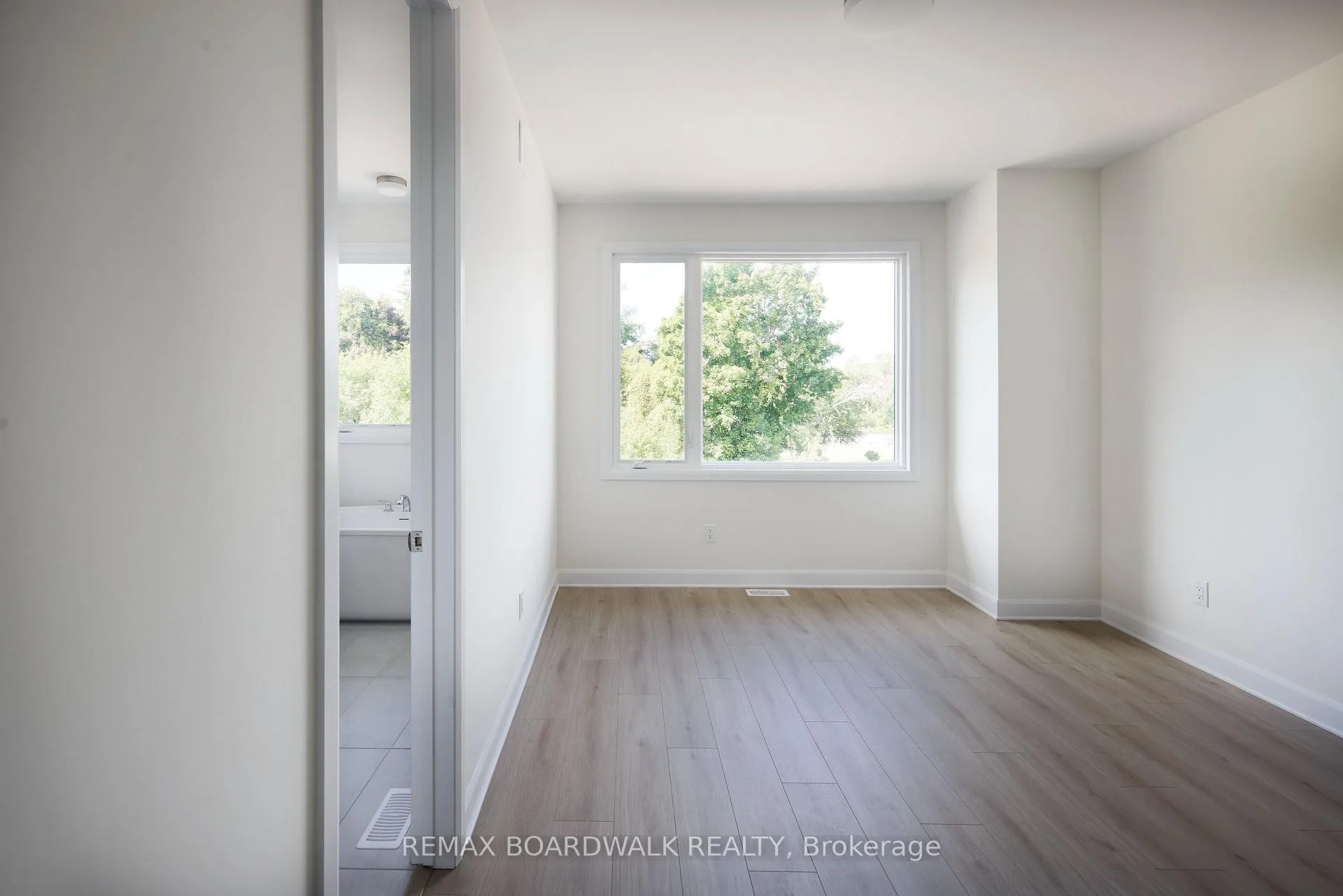 Photo 22 of 724 Kenny Gordon Avenue, Ottawa, Riverside South — HOMEH
