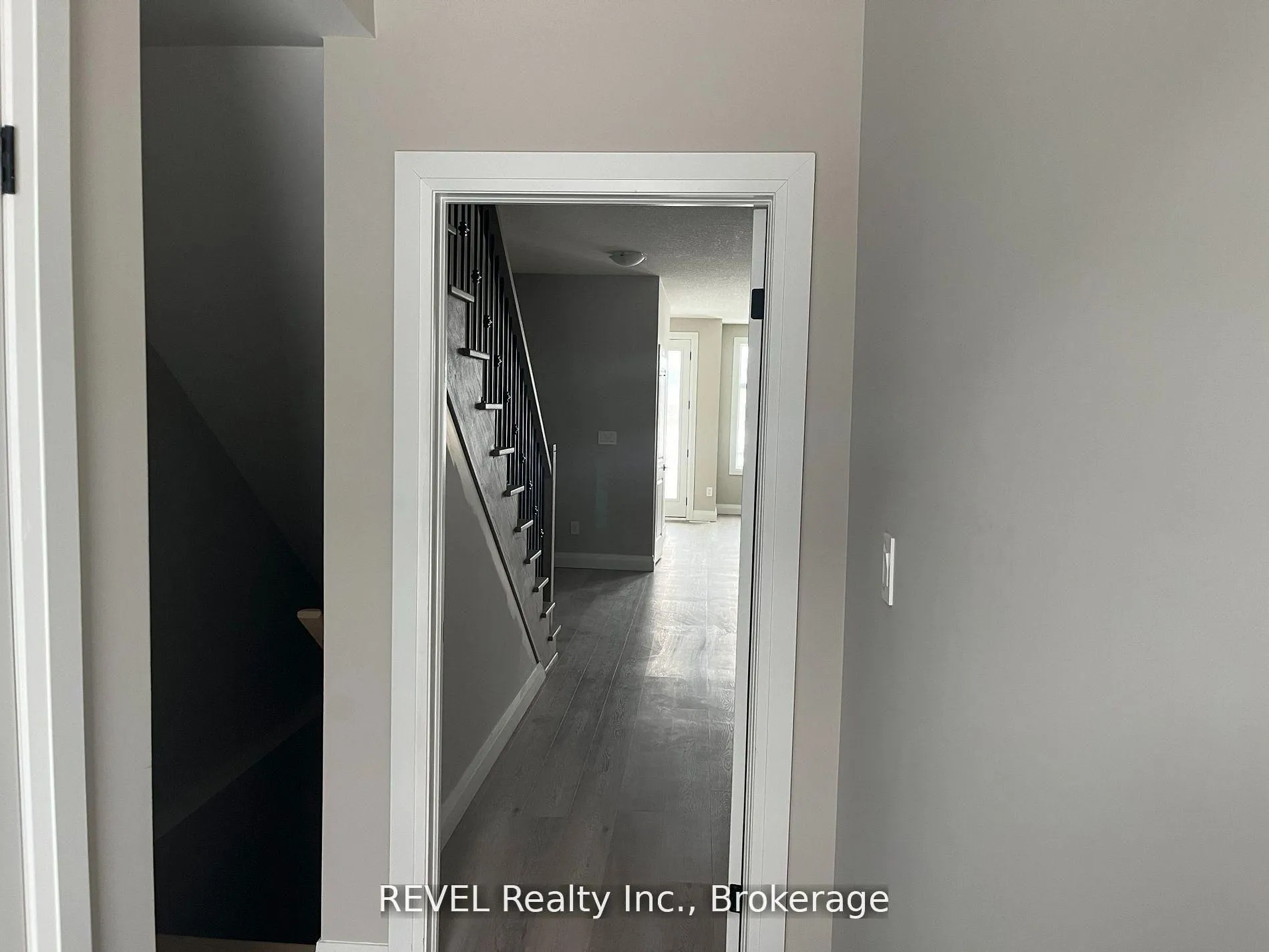 Photo 3 of 16 Keystone Trail, Welland, Lincoln/Crowland — HOMEH