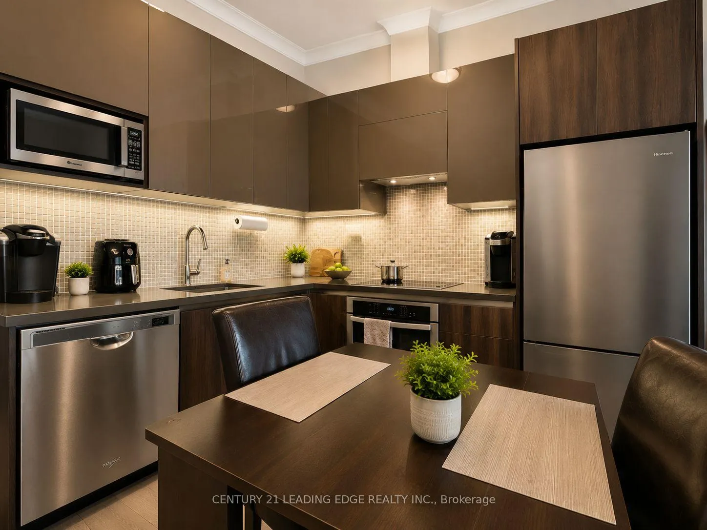 Photo 4 of Unit 121, 25 Water Walk Drive, Markham, Unionville — HOMEH