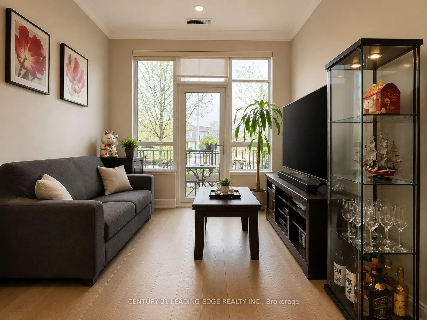 Photo 5 of Unit 121, 25 Water Walk Drive, Markham, Unionville — HOMEH
