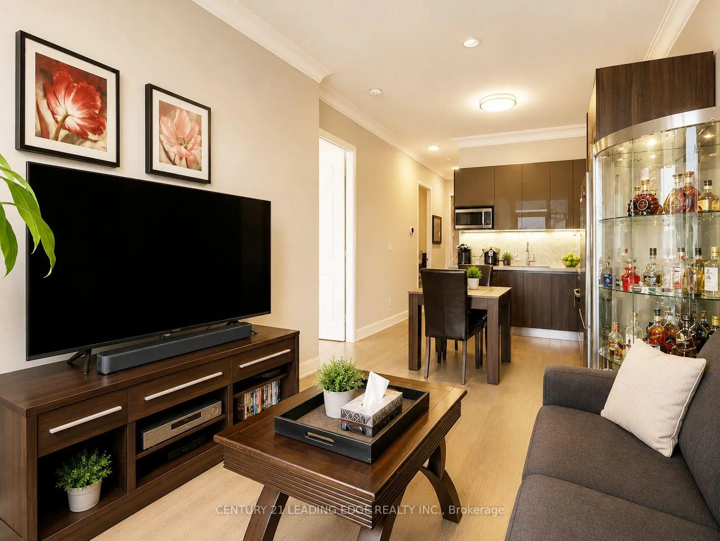 Photo 8 of Unit 121, 25 Water Walk Drive, Markham, Unionville — HOMEH
