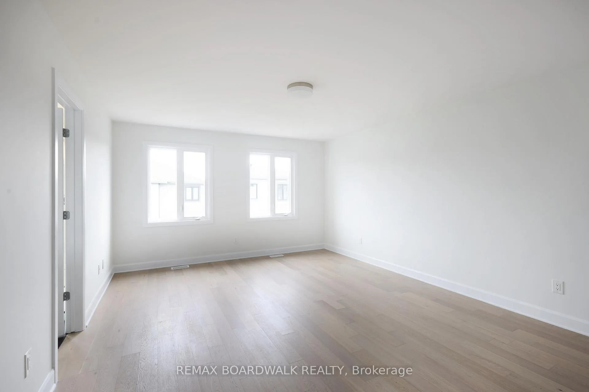 Photo 15 of 592 Roundhouse Crescent, Ottawa, Stittsville (South) — HOMEH