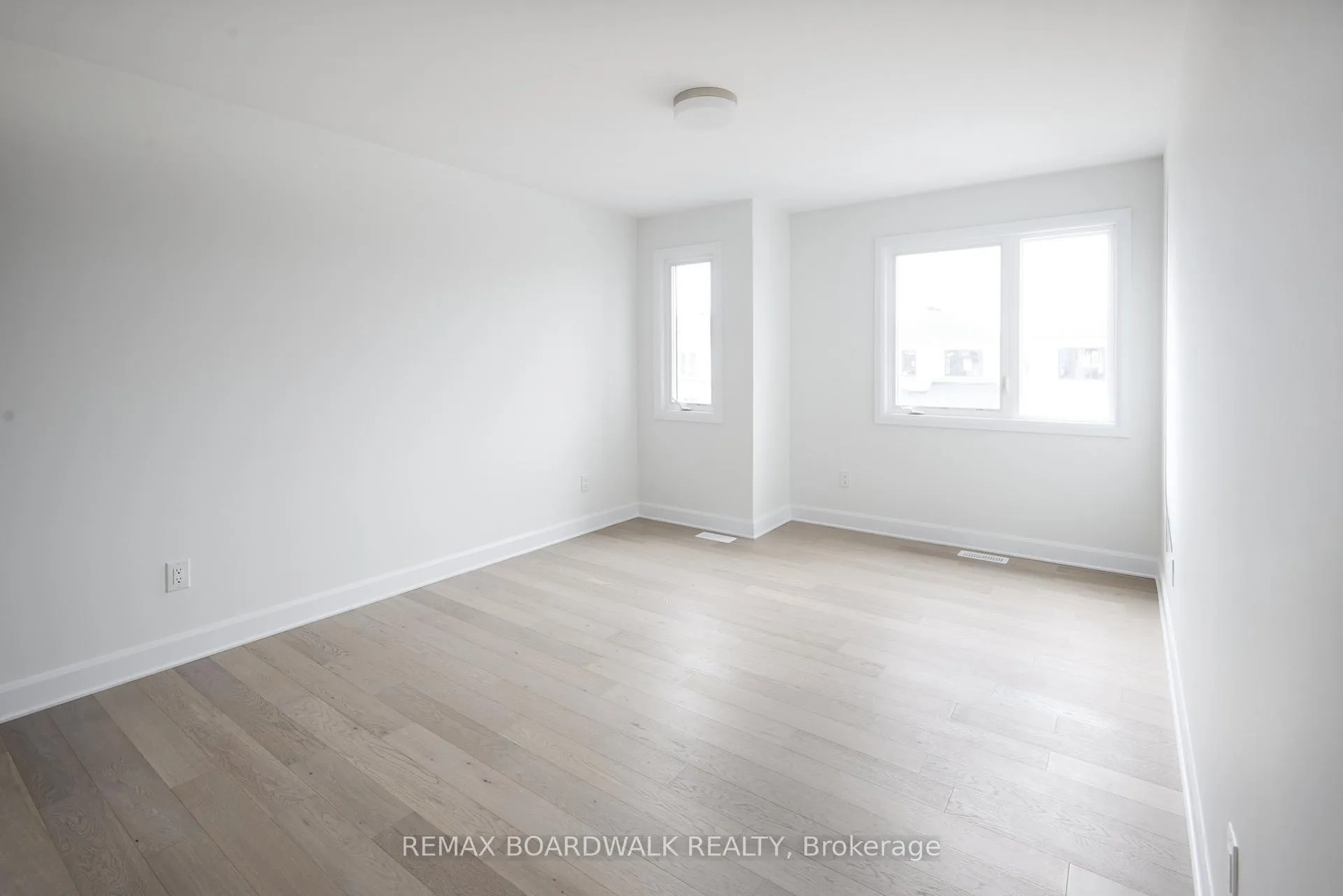 Photo 19 of 592 Roundhouse Crescent, Ottawa, Stittsville (South) — HOMEH