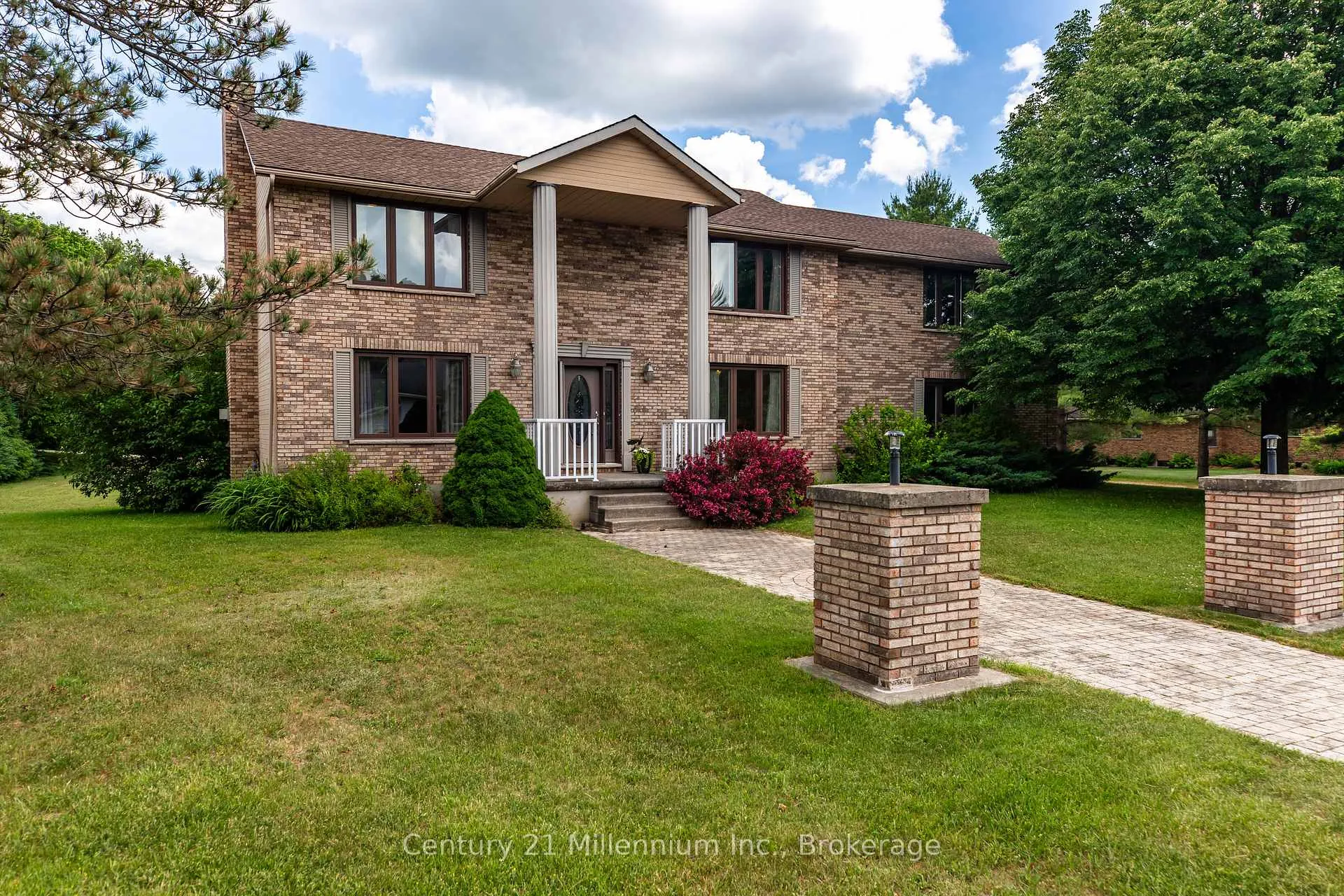 Photo 2 of 103 Cedar Court, Chatsworth — HOMEH