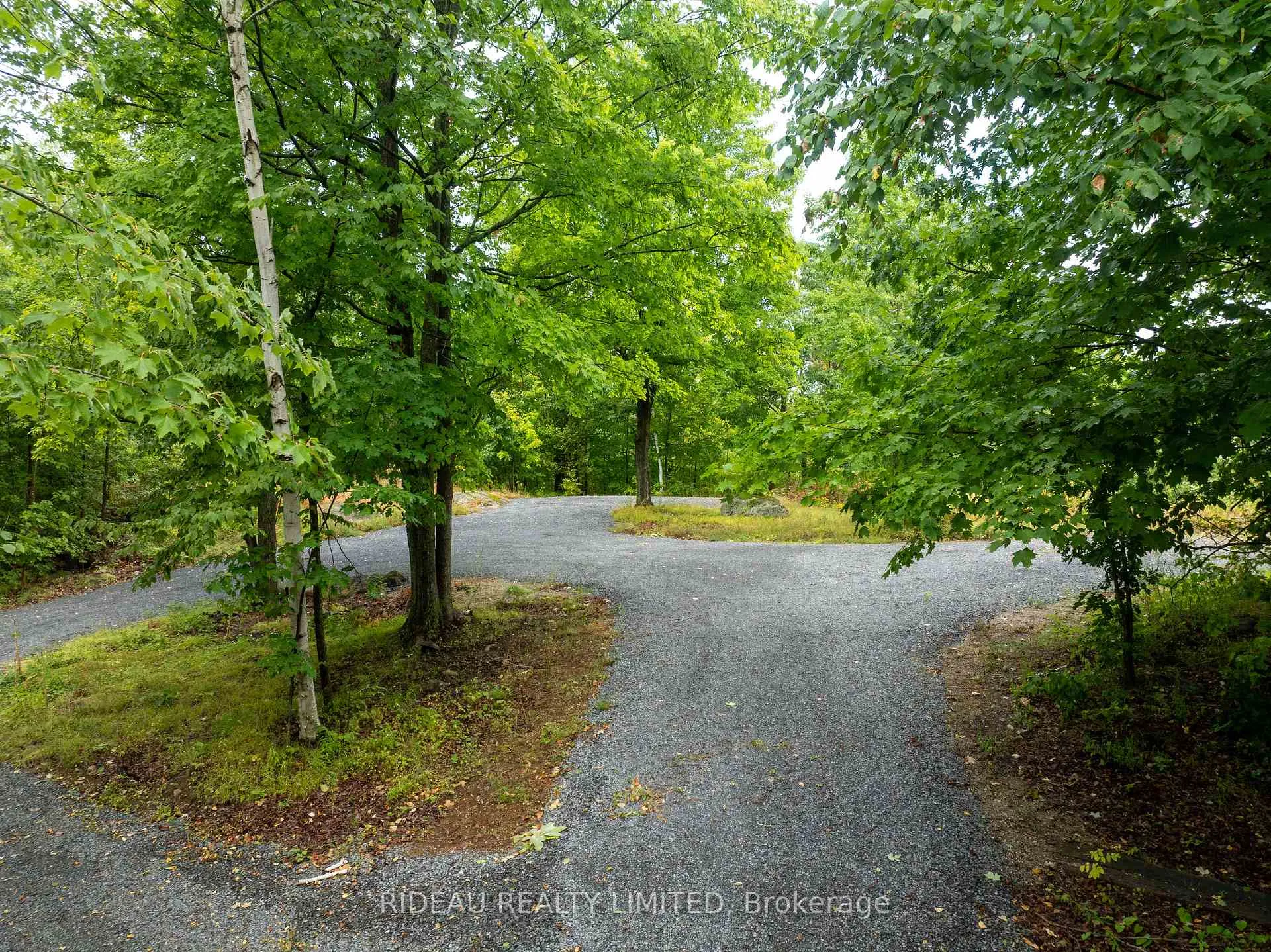 Photo 4 of 534 Oak Bluffs Road, Frontenac, Frontenac South — HOMEH