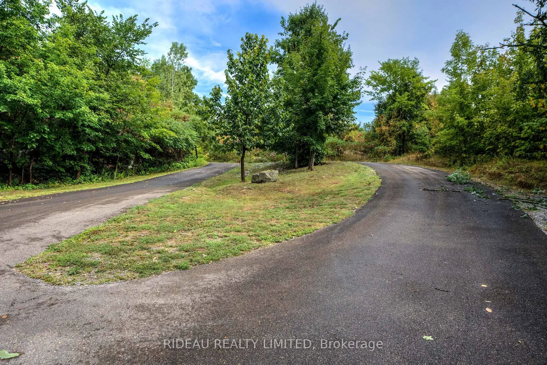 Photo 16 of 534 Oak Bluffs Road, Frontenac, Frontenac South — HOMEH