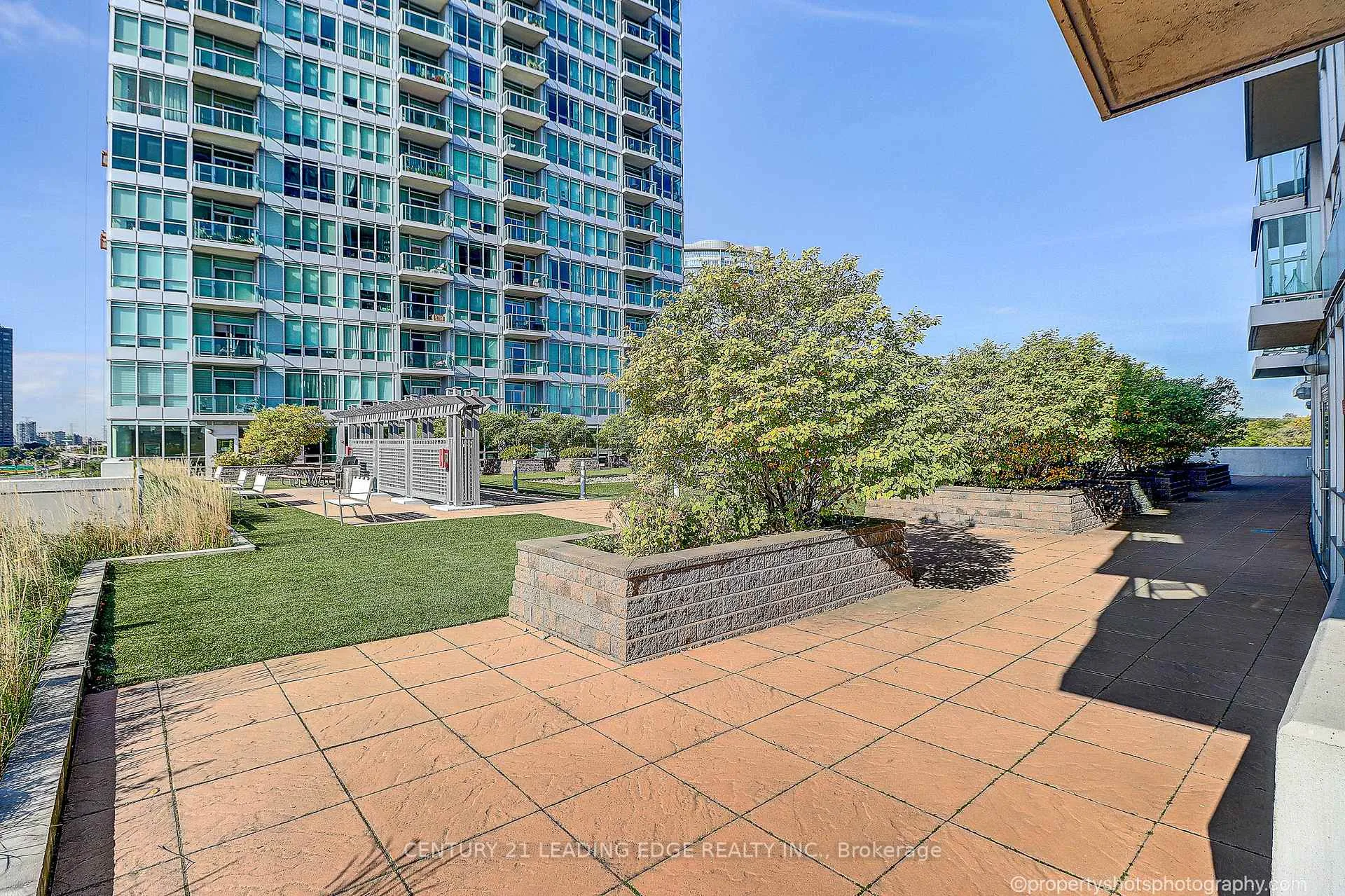 Photo 12 of Unit 303, 1900 Lakeshore Boulevard, Toronto, High Park-Swansea — HOMEH