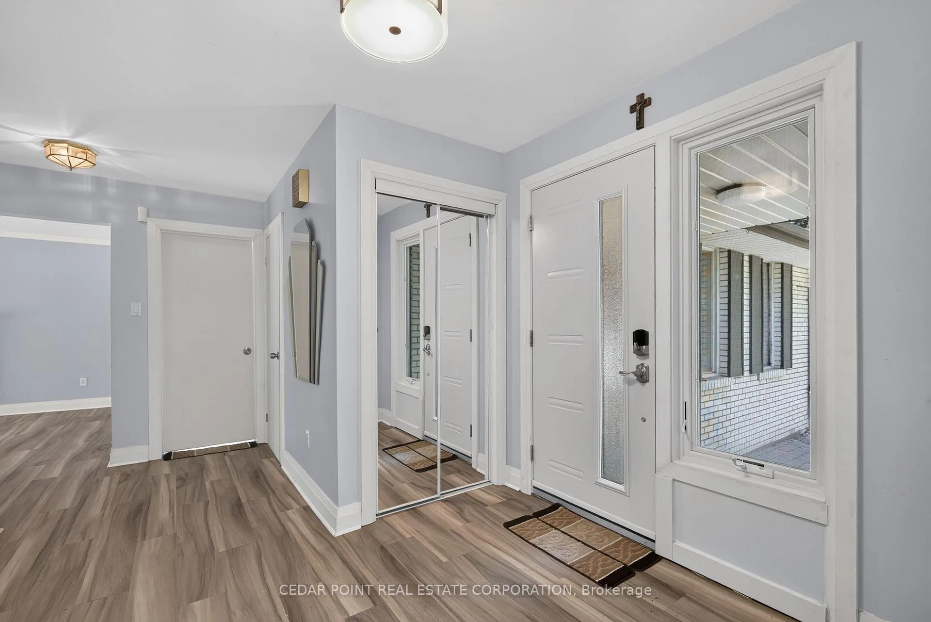 Photo 5 of 1096 Fair Birch Drive, Mississauga, Lorne Park — HOMEH
