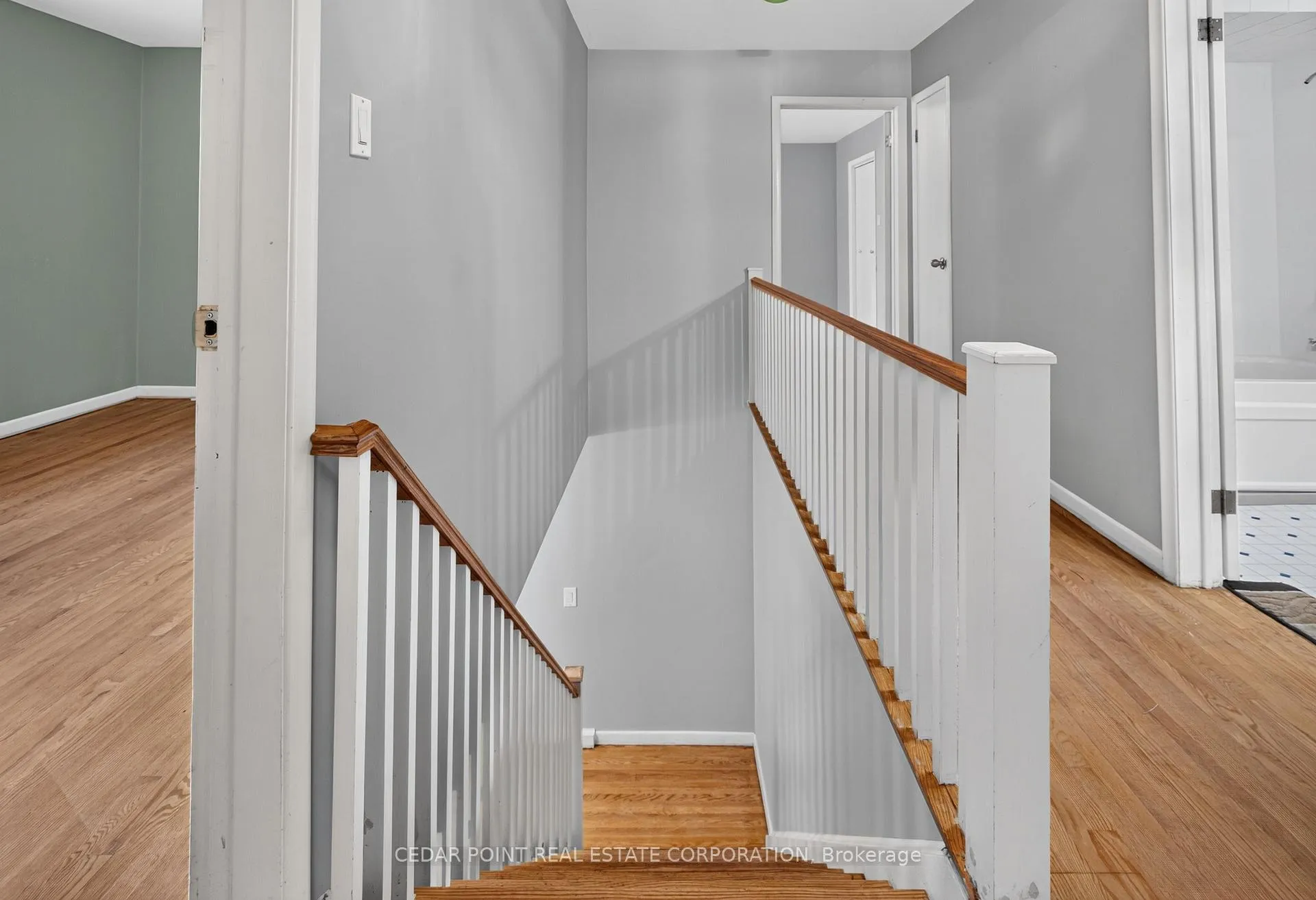 Photo 24 of 1096 Fair Birch Drive, Mississauga, Lorne Park — HOMEH
