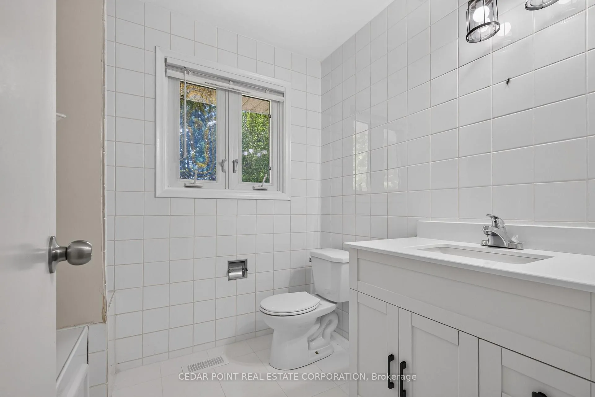 Photo 27 of 1096 Fair Birch Drive, Mississauga, Lorne Park — HOMEH