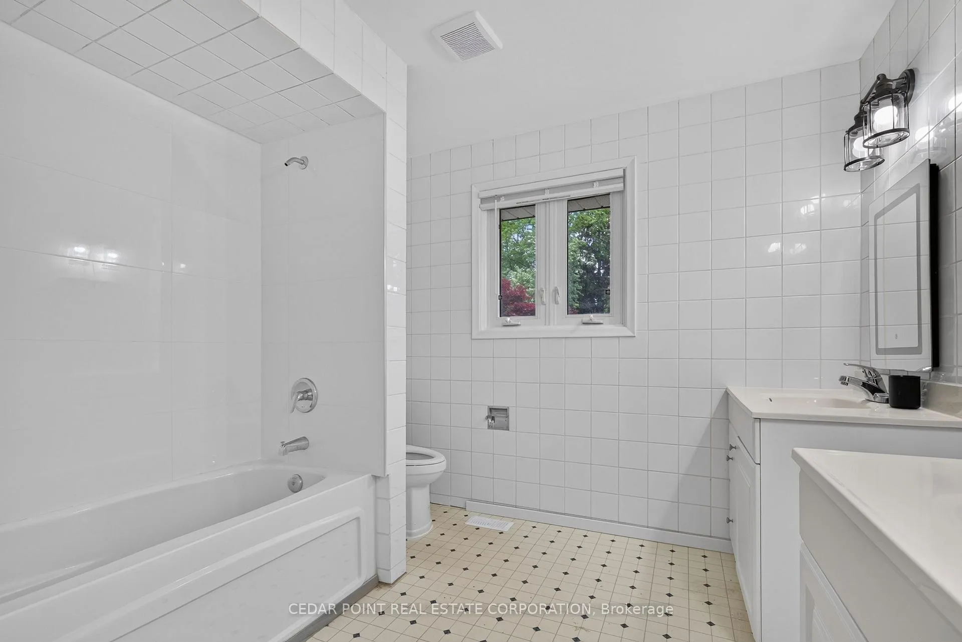 Photo 30 of 1096 Fair Birch Drive, Mississauga, Lorne Park — HOMEH