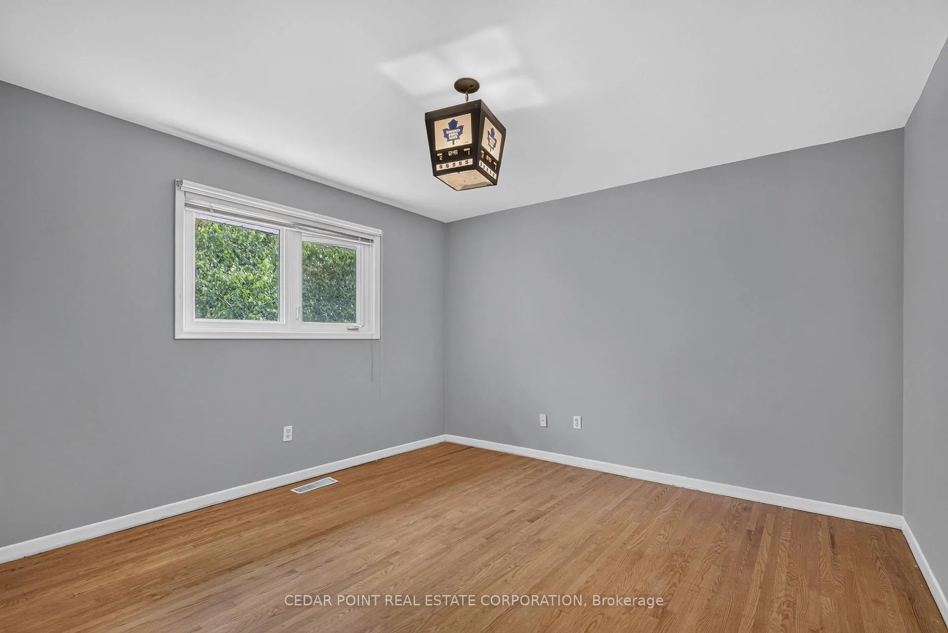Photo 32 of 1096 Fair Birch Drive, Mississauga, Lorne Park — HOMEH