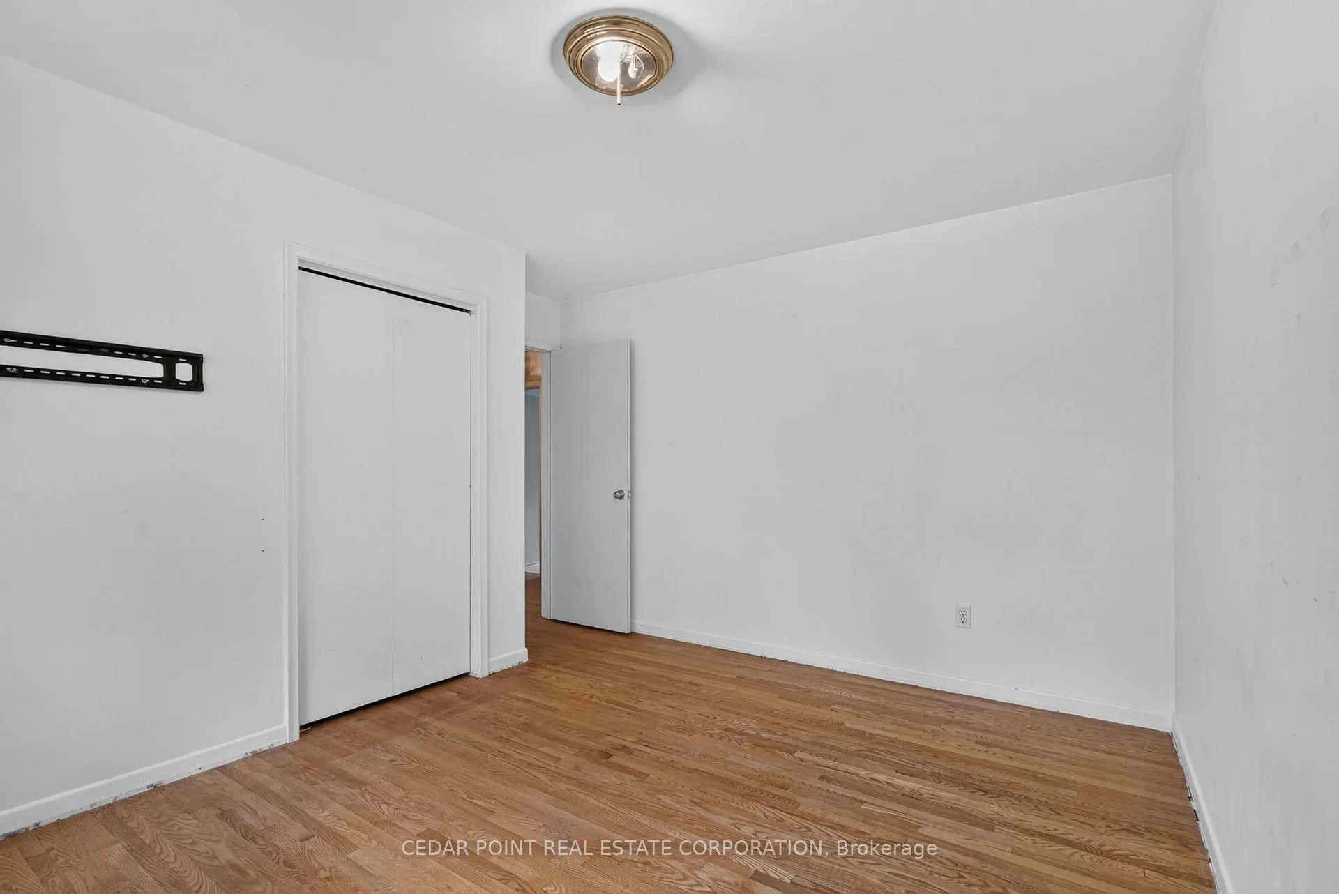 Photo 35 of 1096 Fair Birch Drive, Mississauga, Lorne Park — HOMEH