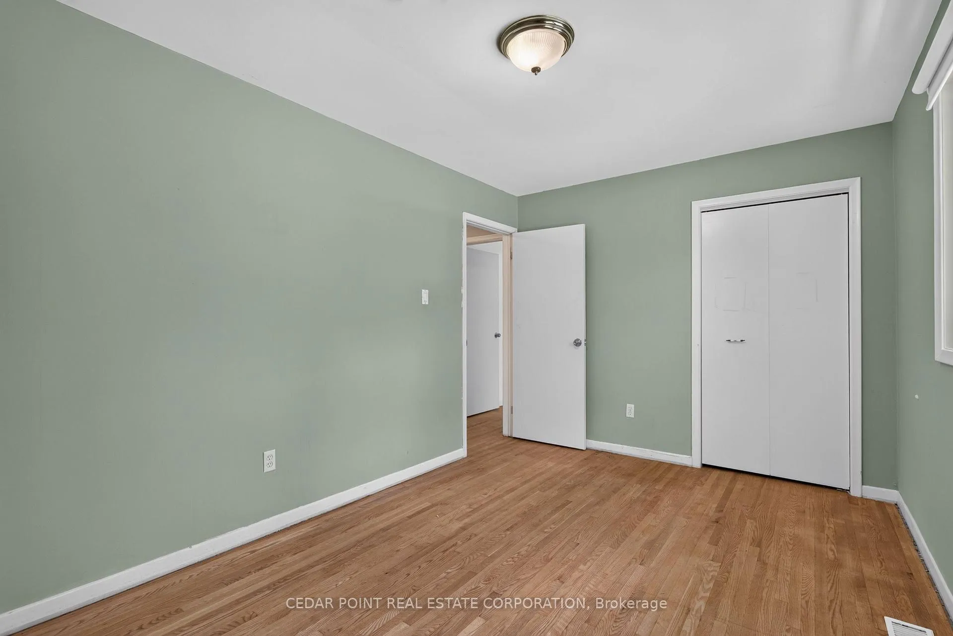 Photo 37 of 1096 Fair Birch Drive, Mississauga, Lorne Park — HOMEH