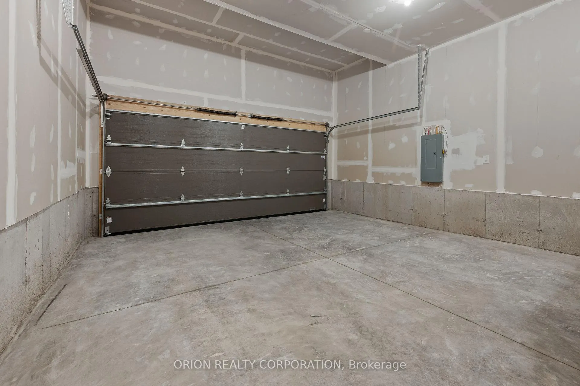 Photo 6 of 921 Goodwin Drive, Kingston, City Northwest — HOMEH