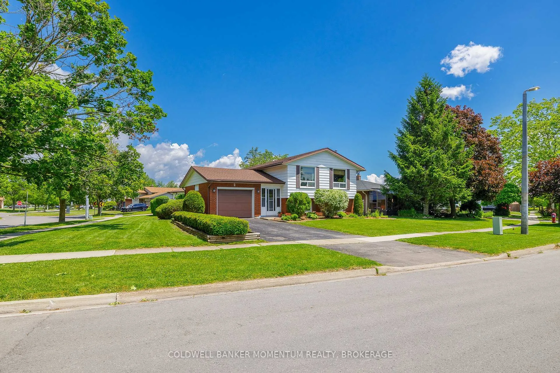 Photo 2 of 2 Wychwood Road, Welland, N. Welland — HOMEH
