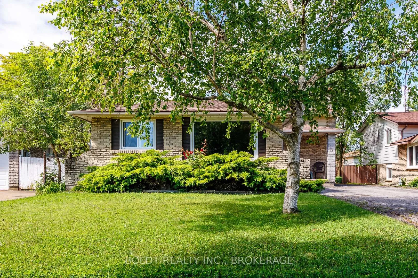 Photo 1 of 29 Tupper Drive, Thorold, Confederation Heights — HOMEH