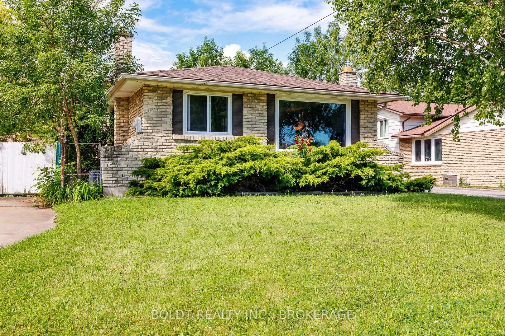 Photo 2 of 29 Tupper Drive, Thorold, Confederation Heights — HOMEH