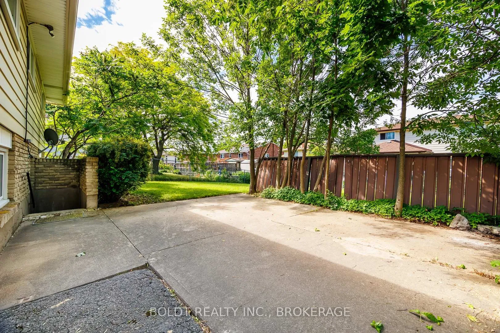 Photo 4 of 29 Tupper Drive, Thorold, Confederation Heights — HOMEH