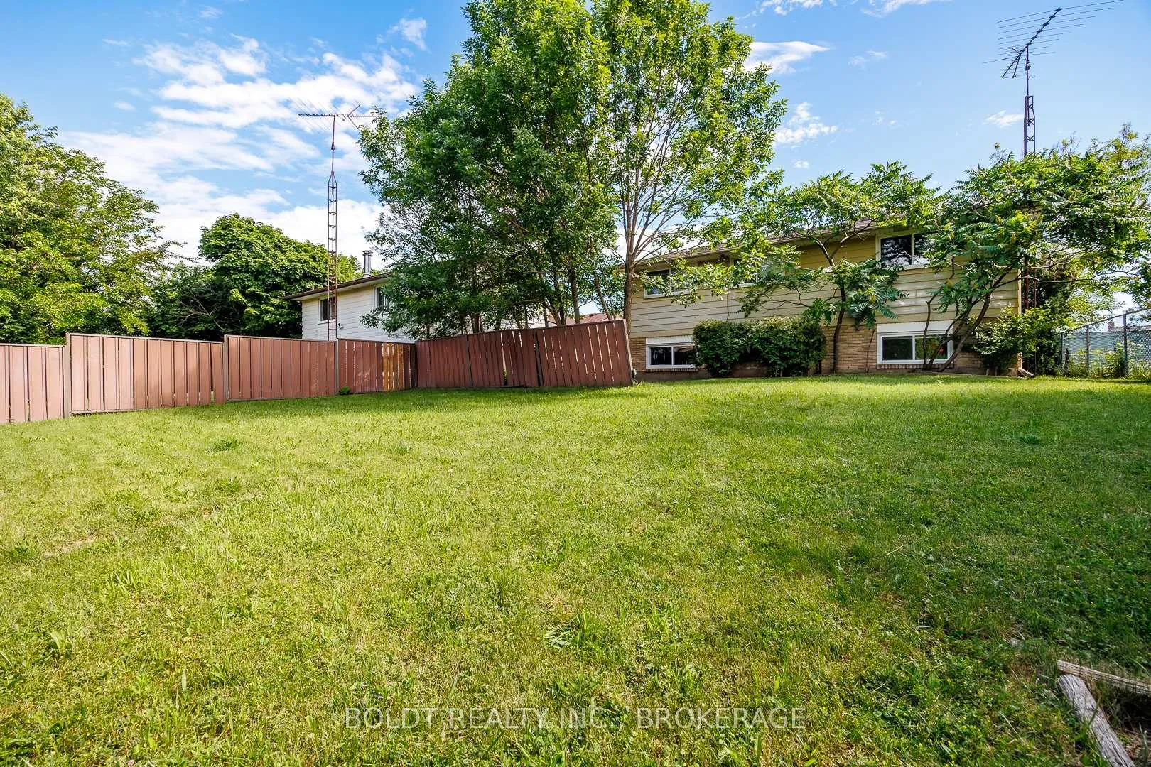 Photo 5 of 29 Tupper Drive, Thorold, Confederation Heights — HOMEH