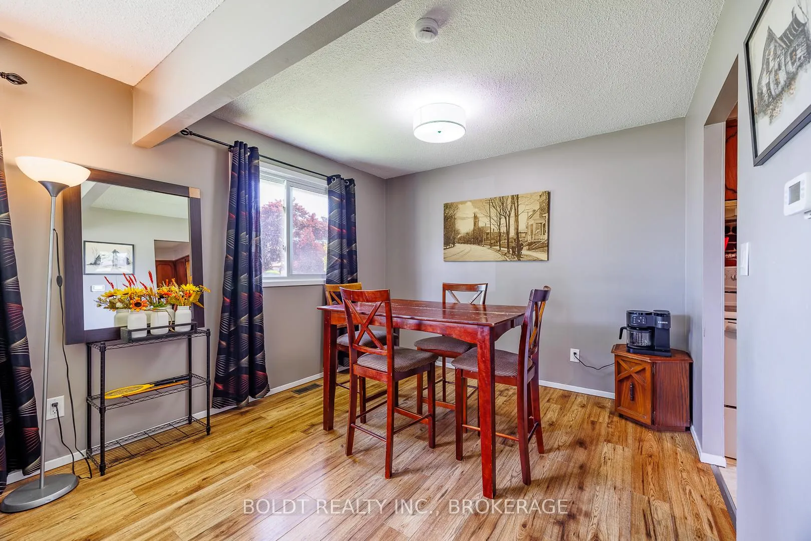 Photo 10 of 29 Tupper Drive, Thorold, Confederation Heights — HOMEH