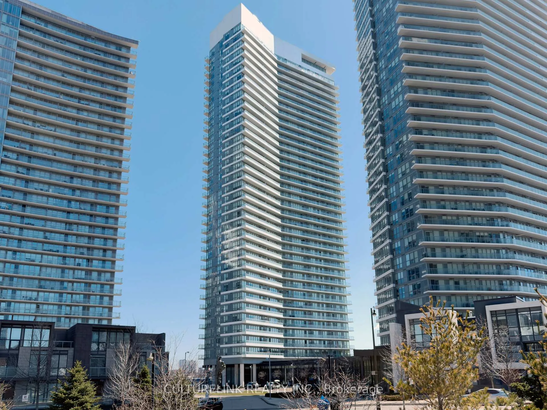 Photo 1 of Unit 2008, 117 McMahon Drive, North York, Bayview Village — HOMEH