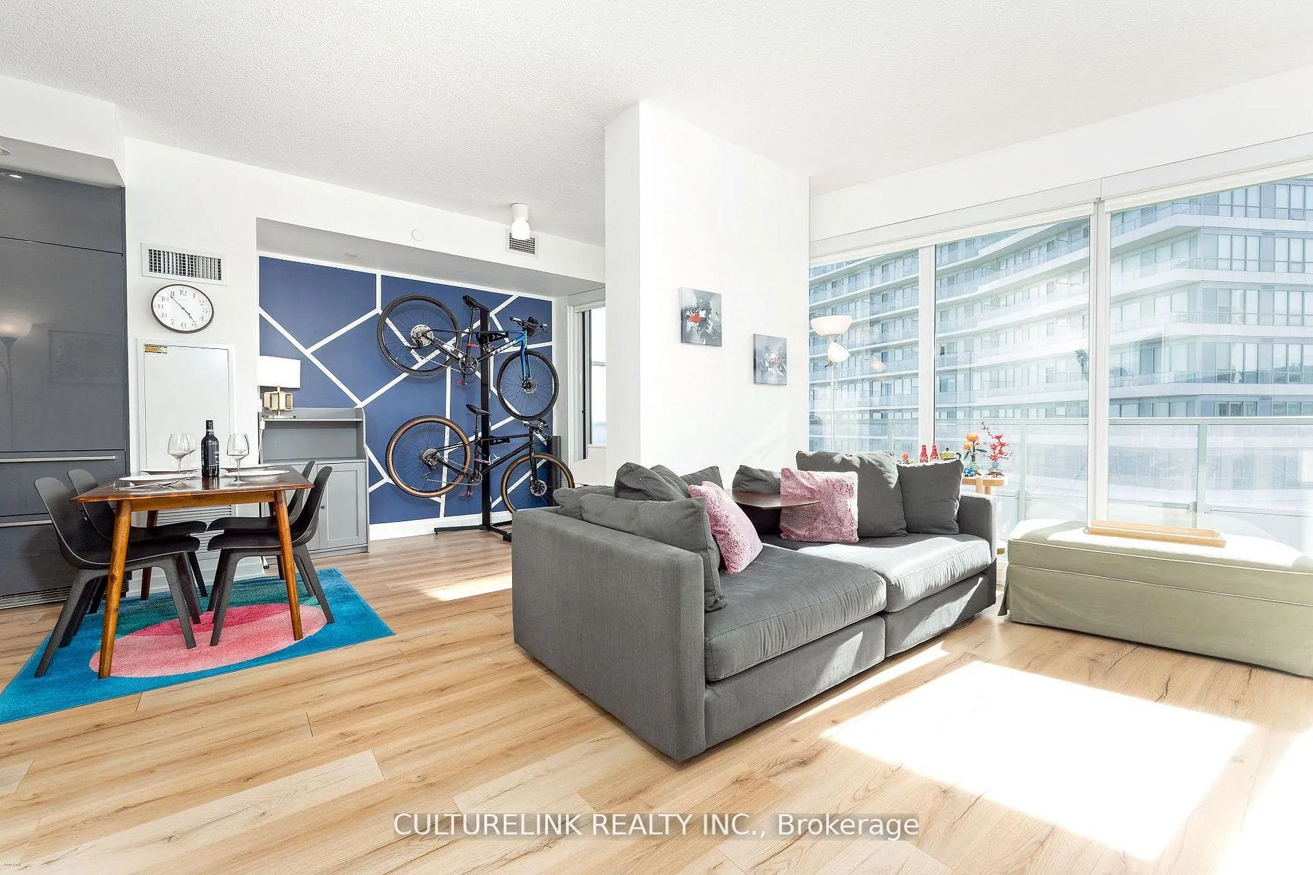 Photo 9 of Unit 2008, 117 McMahon Drive, North York, Bayview Village — HOMEH