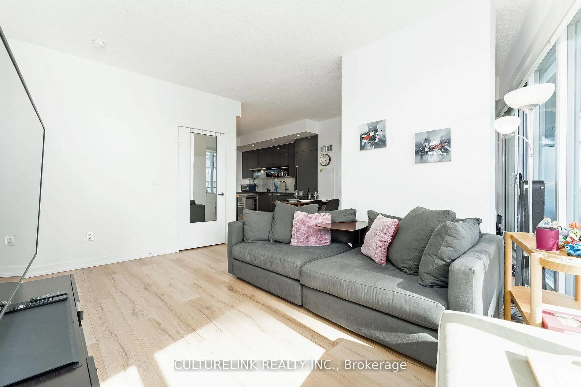 Photo 11 of Unit 2008, 117 McMahon Drive, North York, Bayview Village — HOMEH
