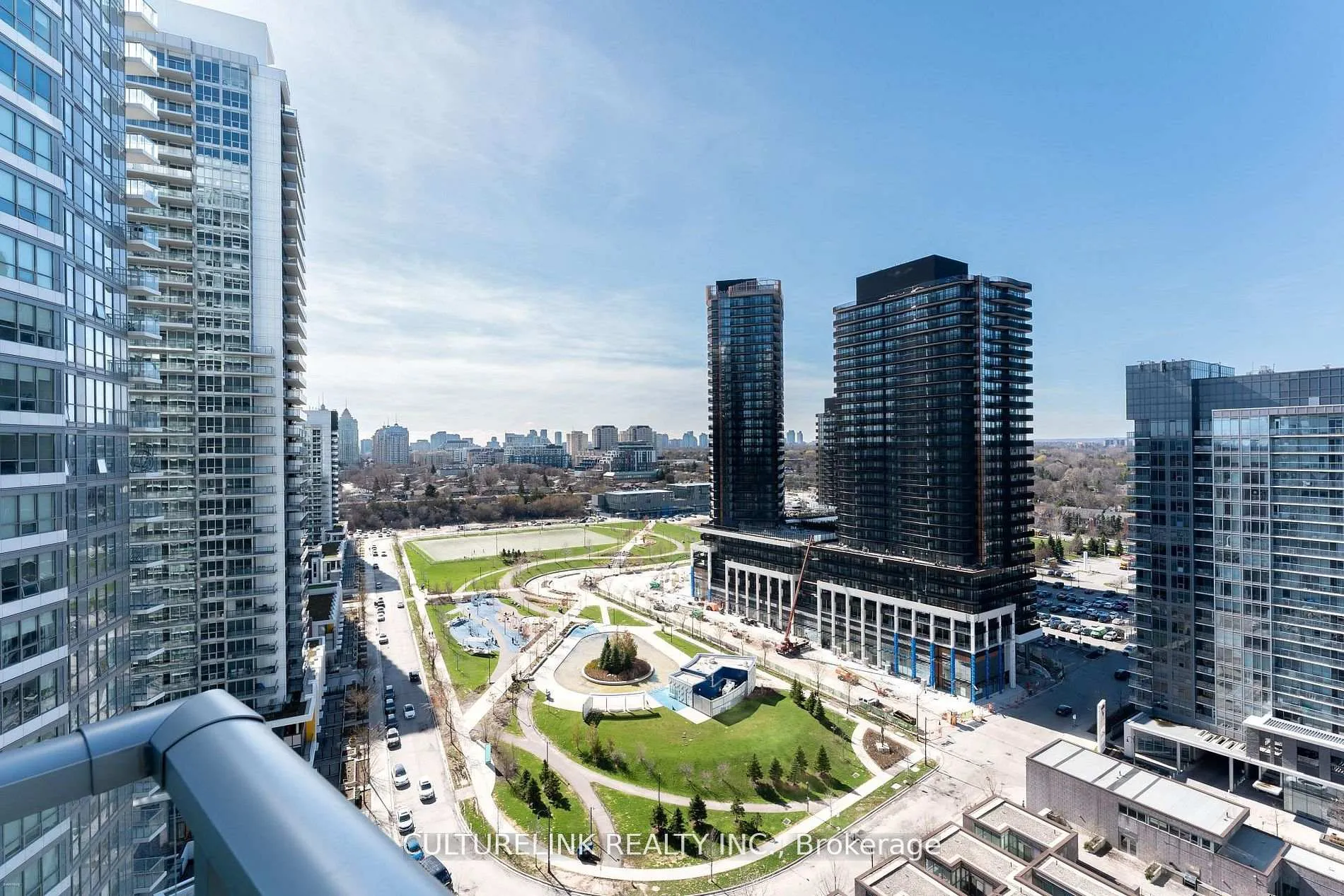 Photo 14 of Unit 2008, 117 McMahon Drive, North York, Bayview Village — HOMEH