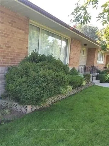 Photo 2 of 216 Wales Crescent, Oakville, Bronte — HOMEH