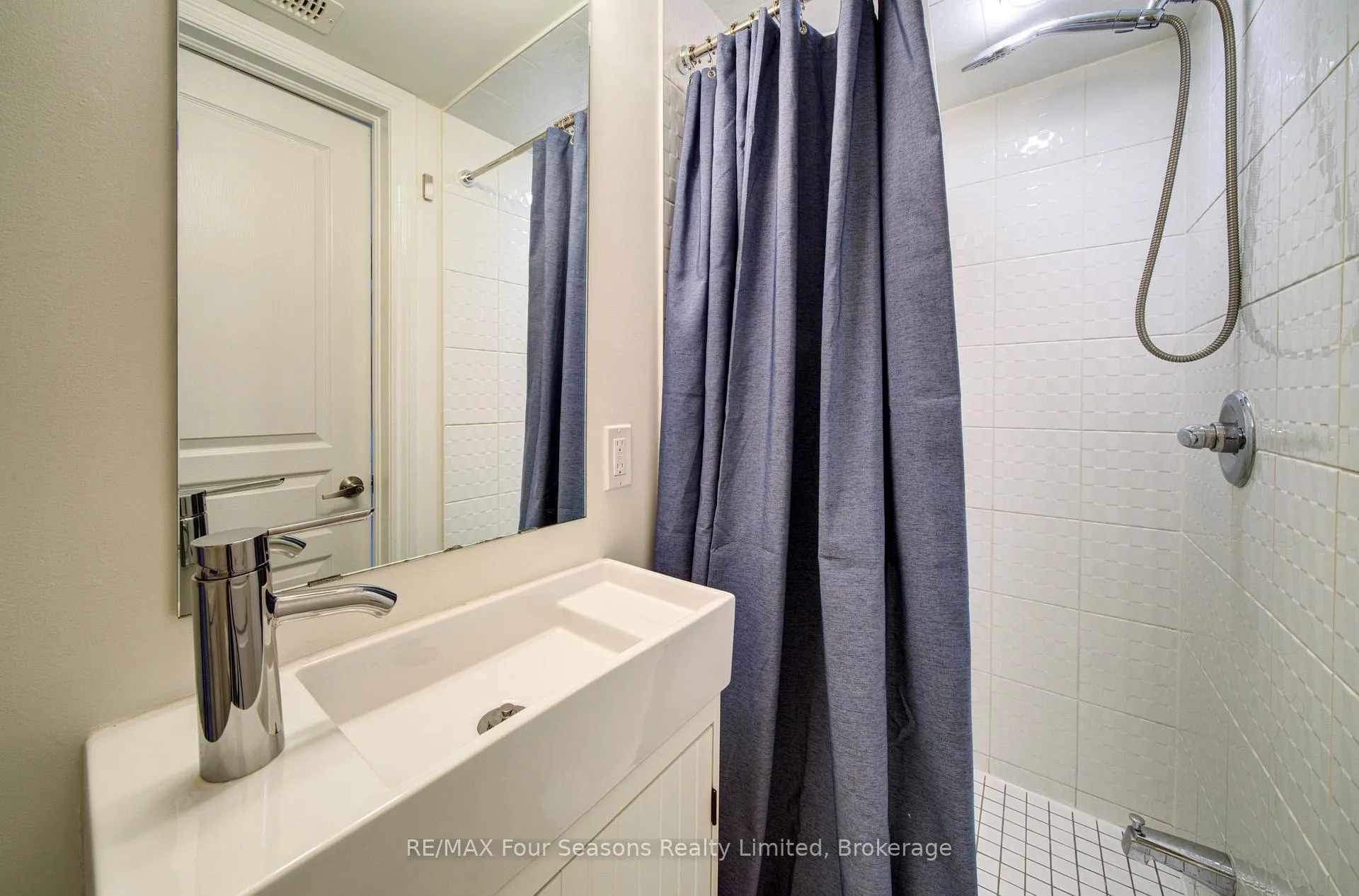 Photo 23 of Unit 104, 5 Anchorage Crescent, Collingwood — HOMEH
