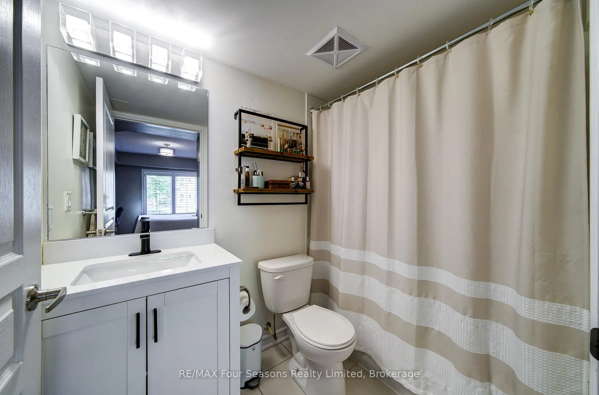 Photo 27 of Unit 104, 5 Anchorage Crescent, Collingwood — HOMEH