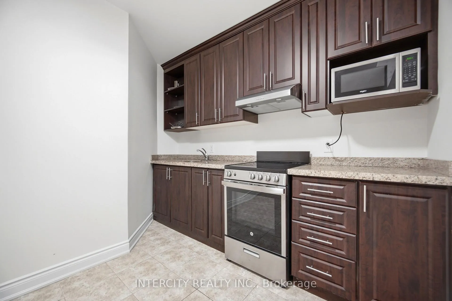 Photo 36 of 25 Lockheed Boulevard, Etobicoke, Humber Heights — HOMEH
