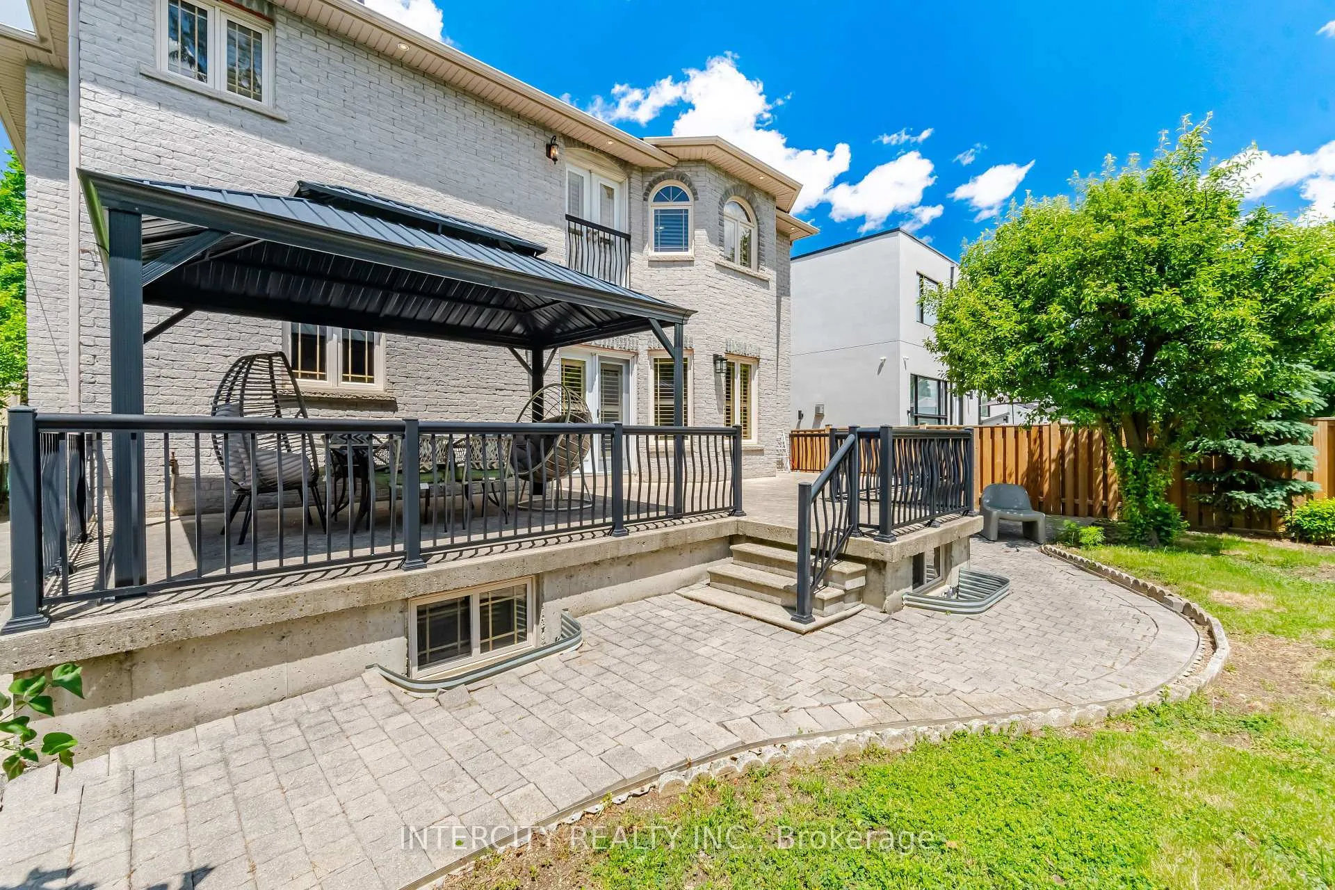 Photo 42 of 25 Lockheed Boulevard, Etobicoke, Humber Heights — HOMEH