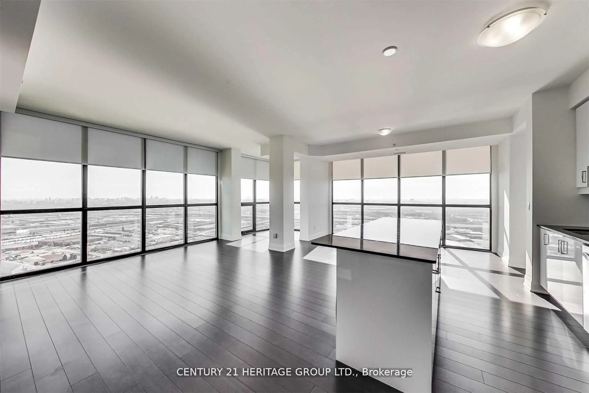 Photo 5 of Unit 3402, 2900 Highway 7, Vaughan, Concord — HOMEH