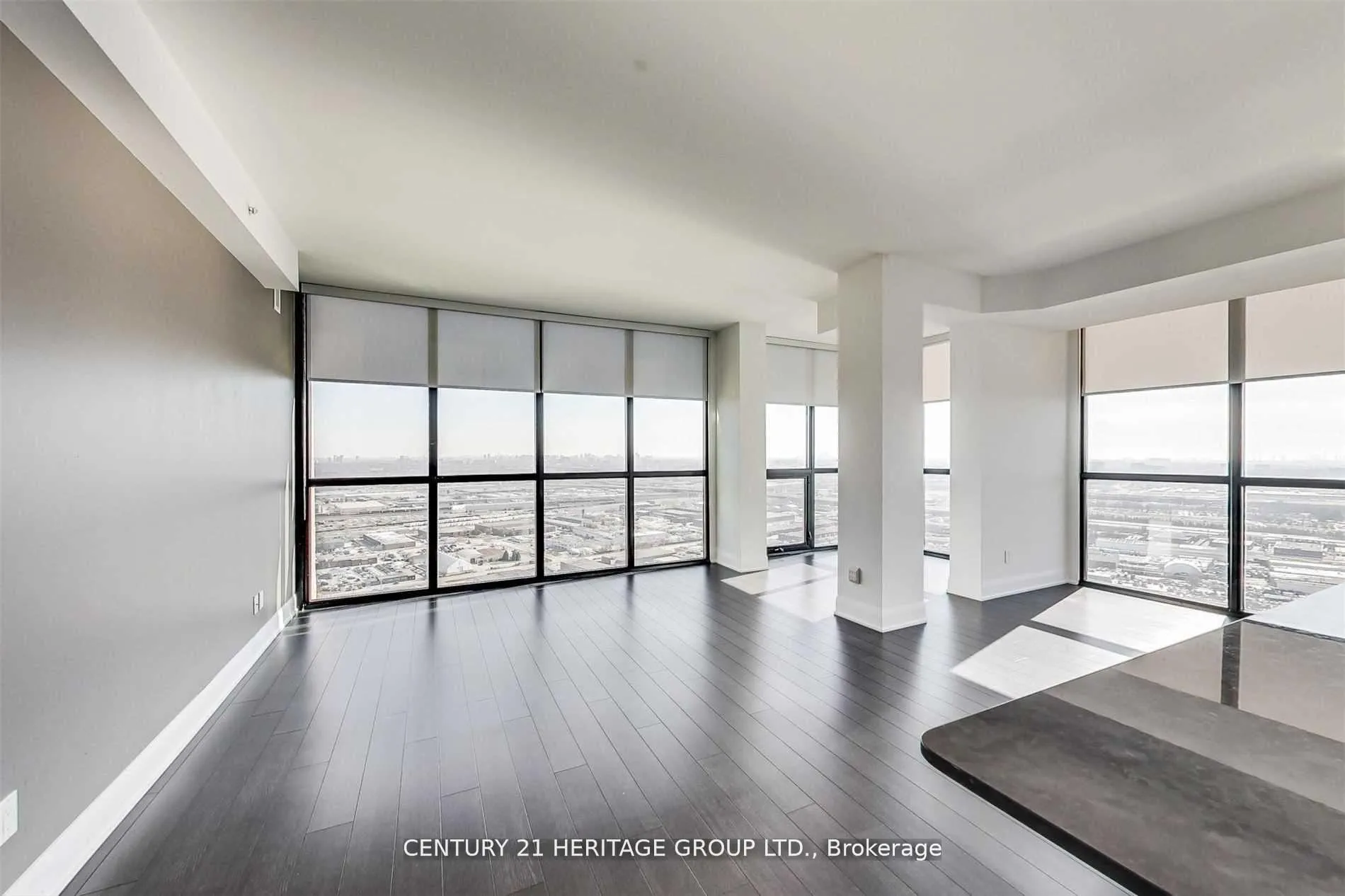 Photo 6 of Unit 3402, 2900 Highway 7, Vaughan, Concord — HOMEH