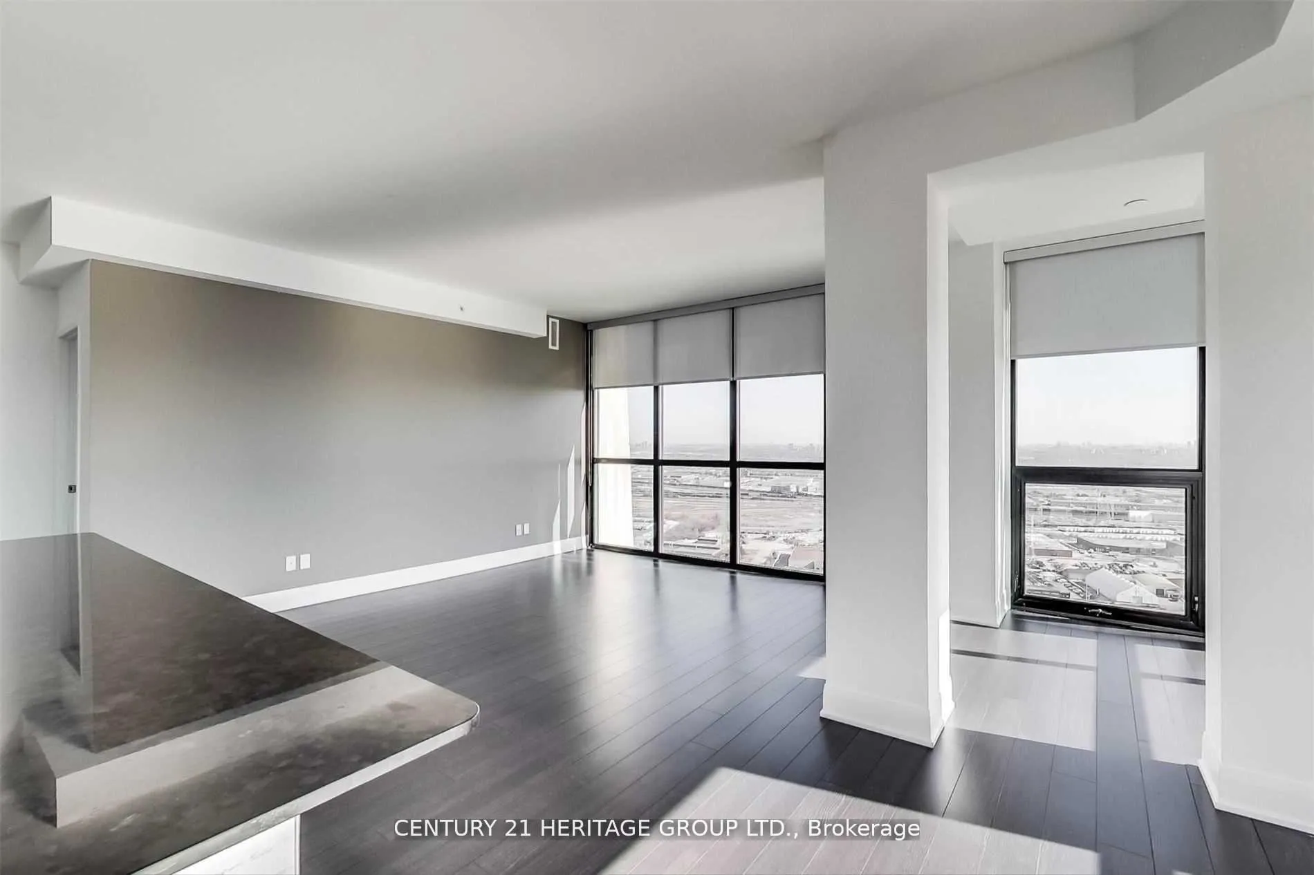 Photo 8 of Unit 3402, 2900 Highway 7, Vaughan, Concord — HOMEH