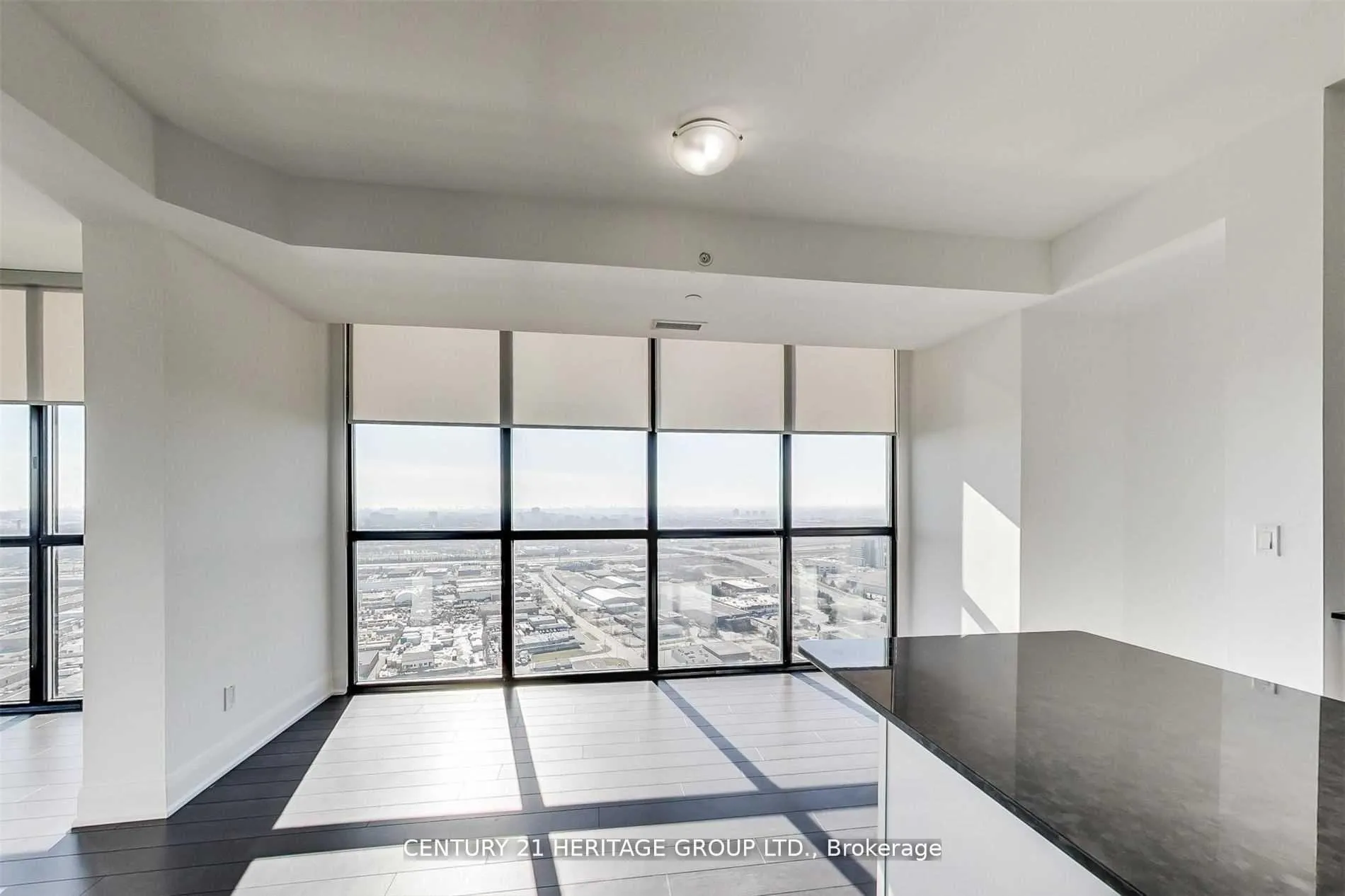 Photo 13 of Unit 3402, 2900 Highway 7, Vaughan, Concord — HOMEH
