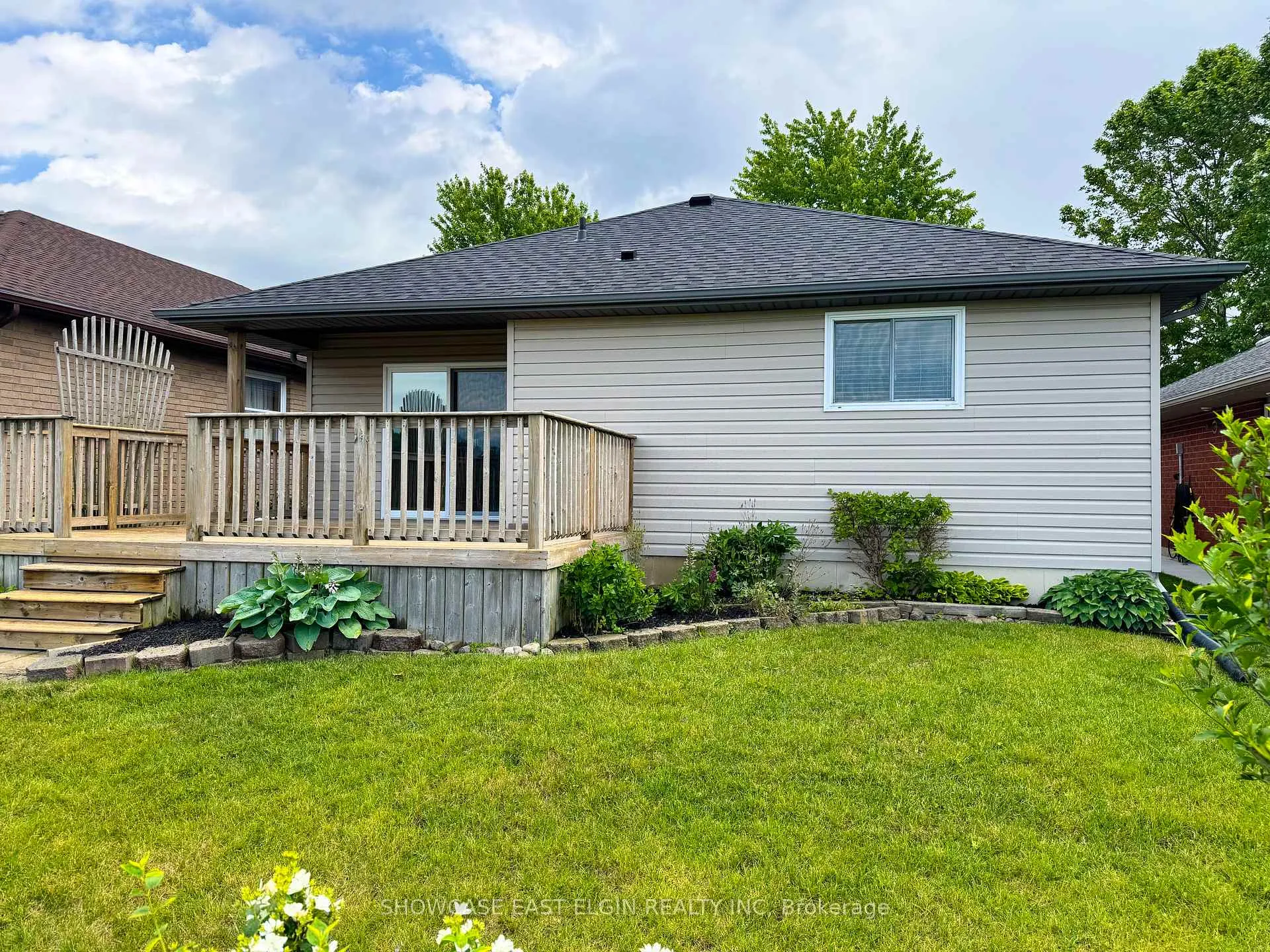 Photo 2 of 10 Holland Avenue, Aylmer — HOMEH