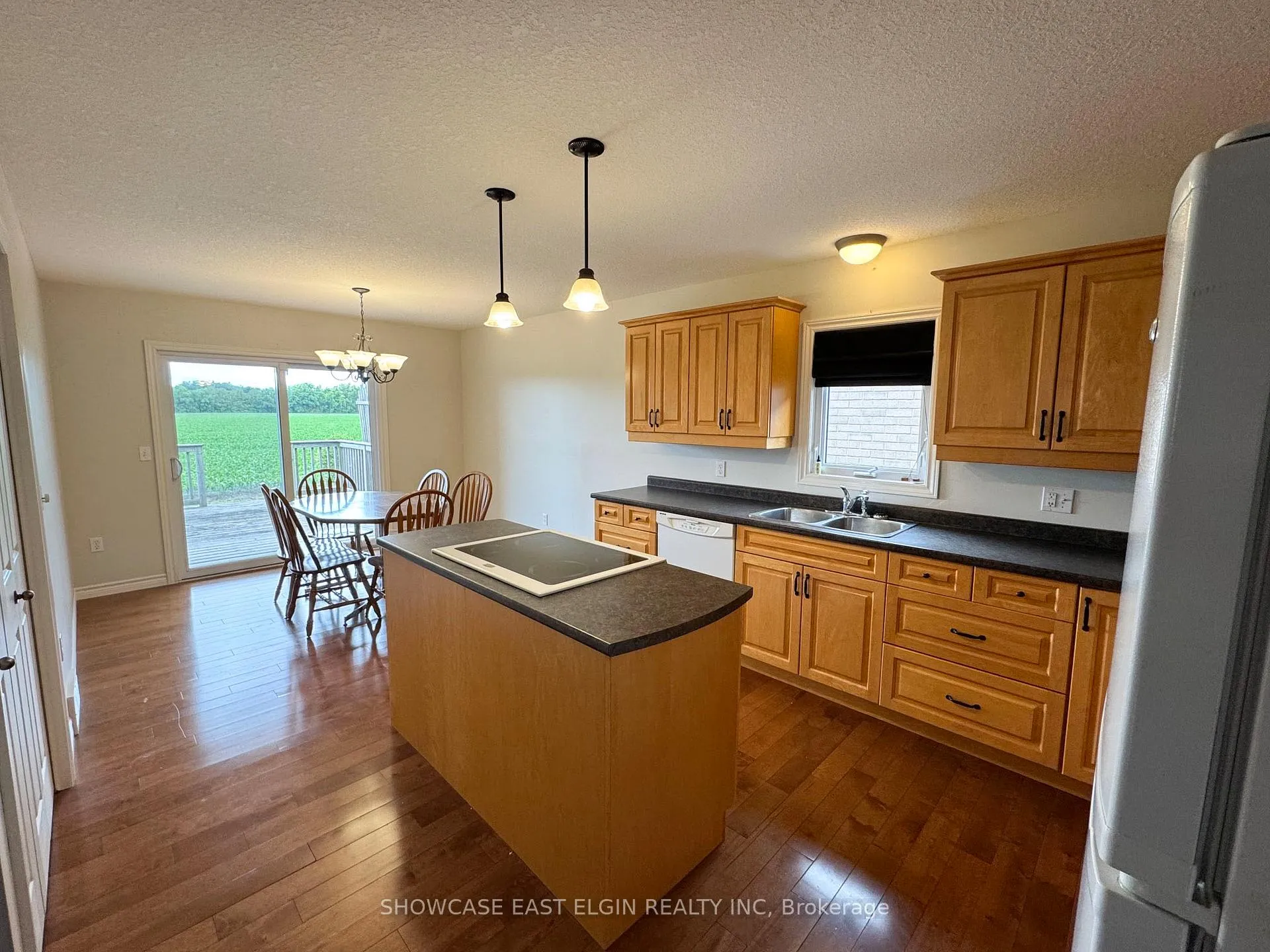 Photo 5 of 10 Holland Avenue, Aylmer — HOMEH