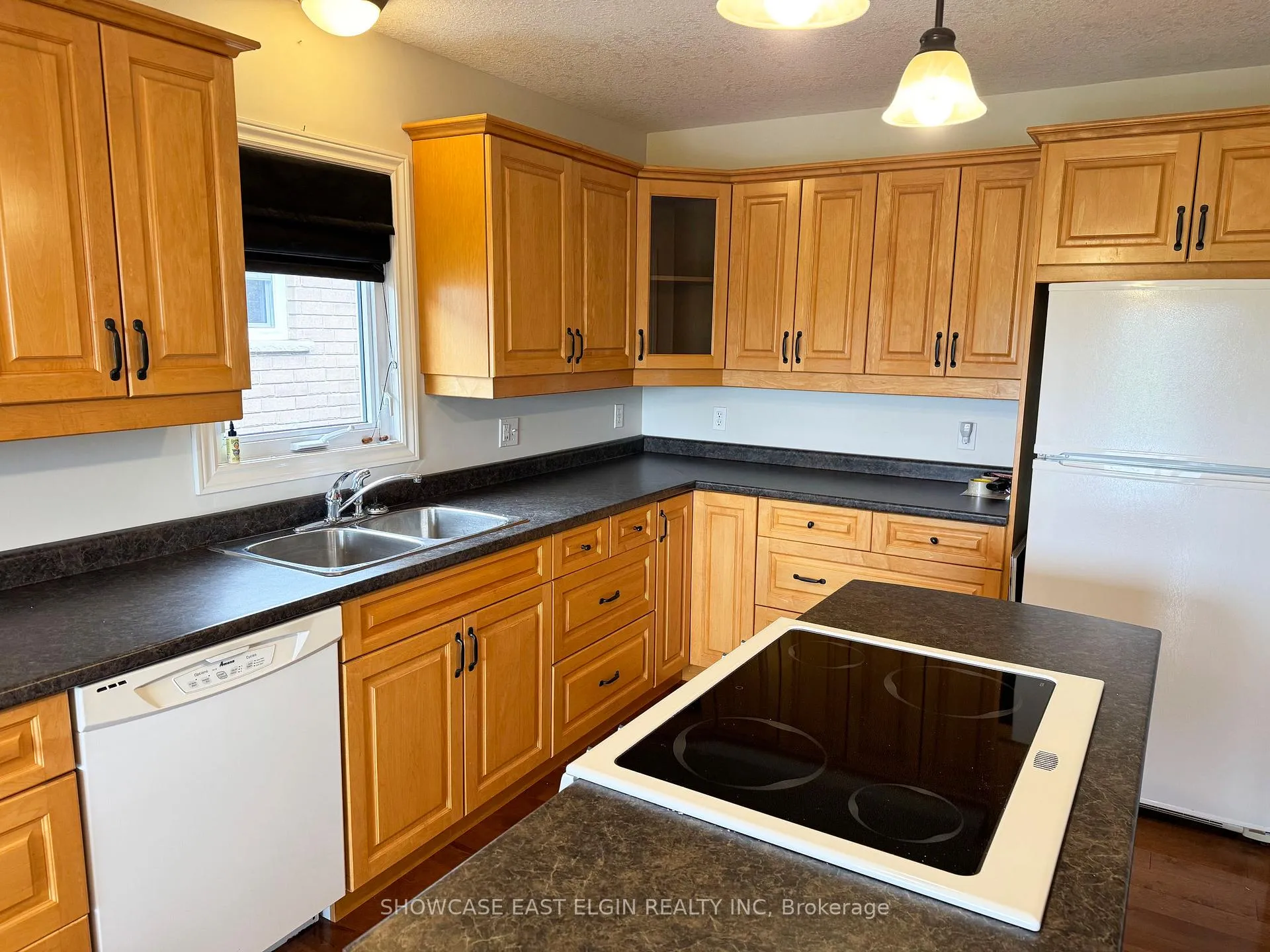 Photo 8 of 10 Holland Avenue, Aylmer — HOMEH